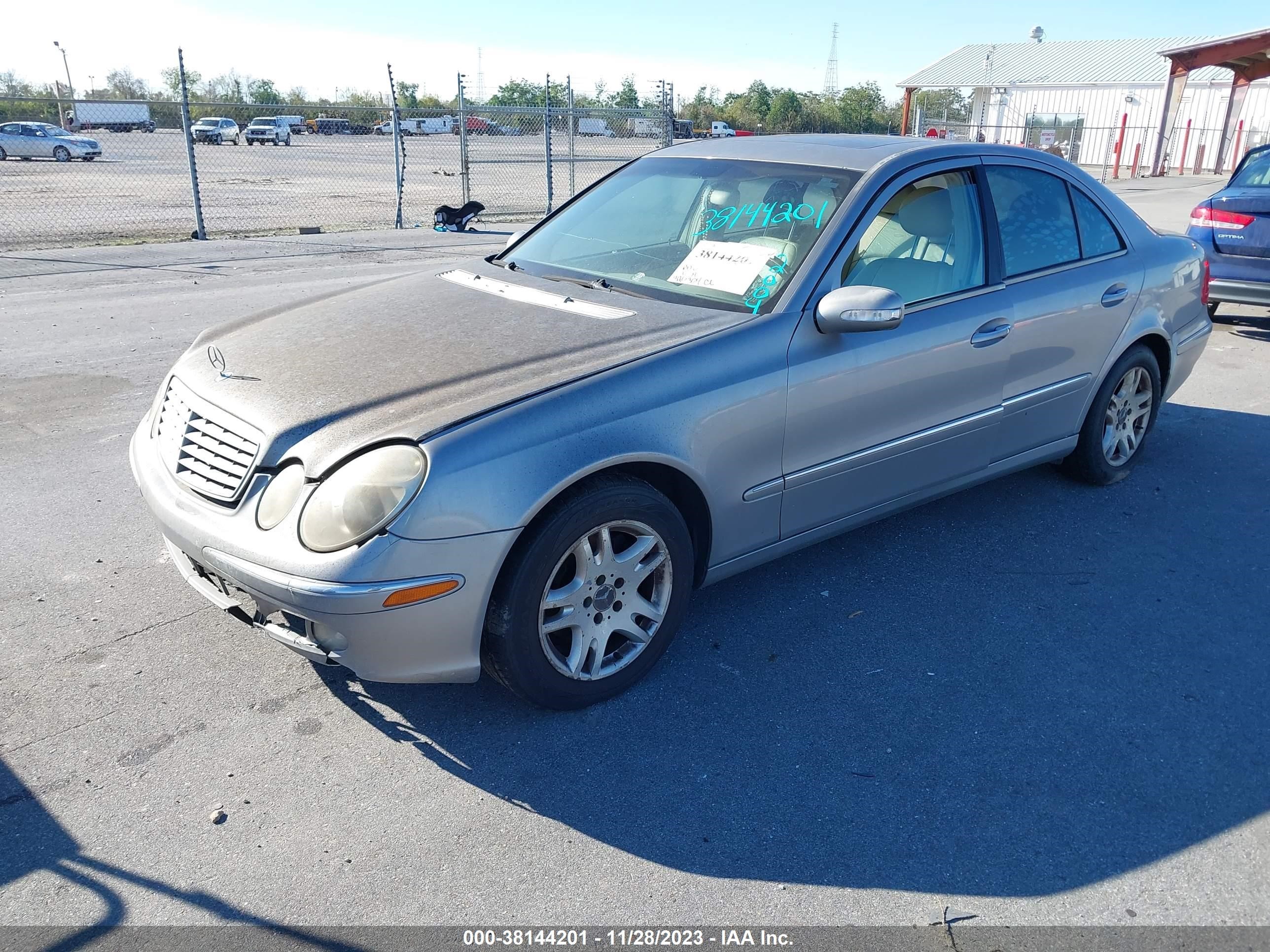 Photo 1 VIN: WDBUF65J84A510437 - MERCEDES-BENZ E-KLASSE 