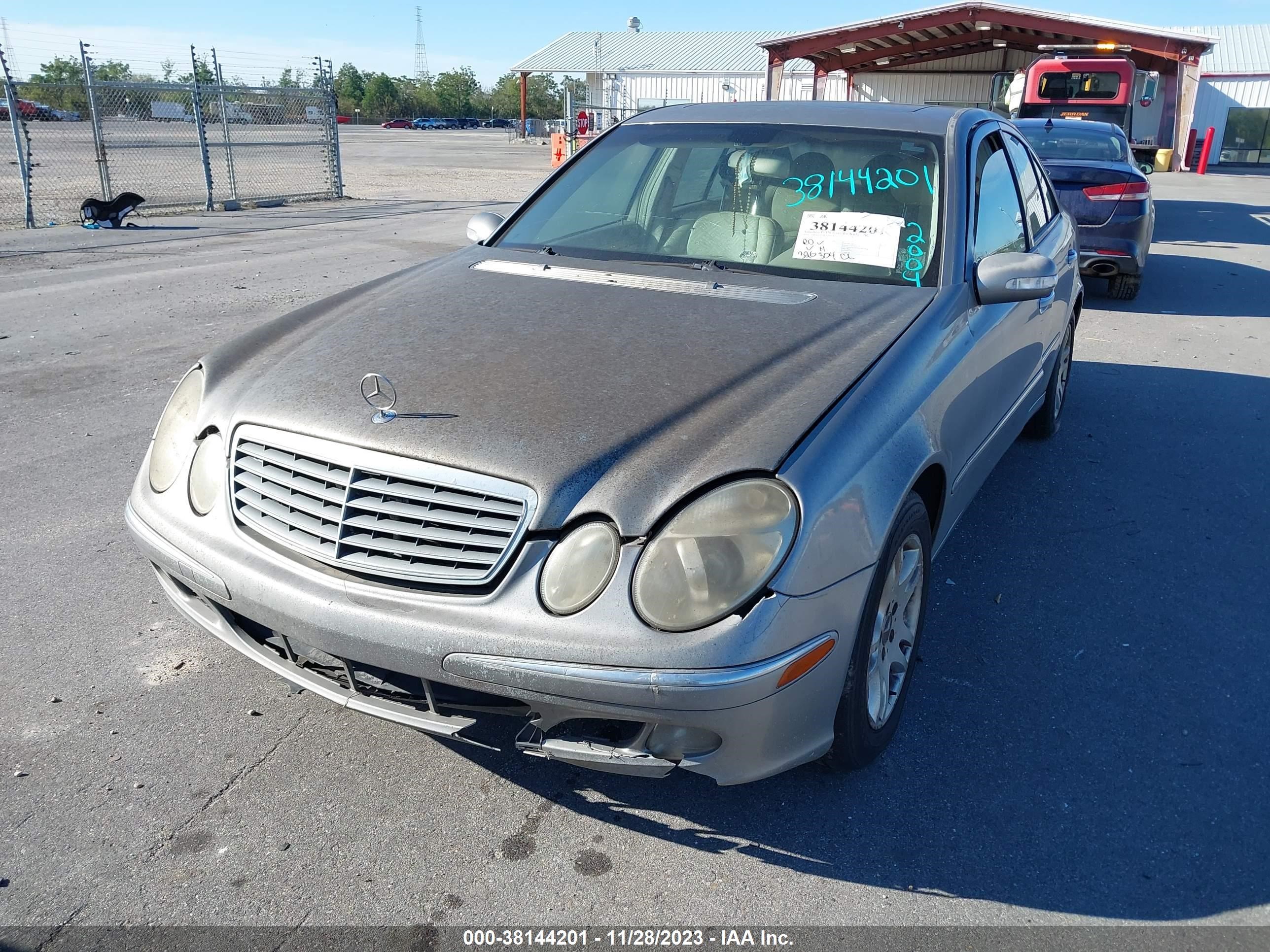 Photo 5 VIN: WDBUF65J84A510437 - MERCEDES-BENZ E-KLASSE 