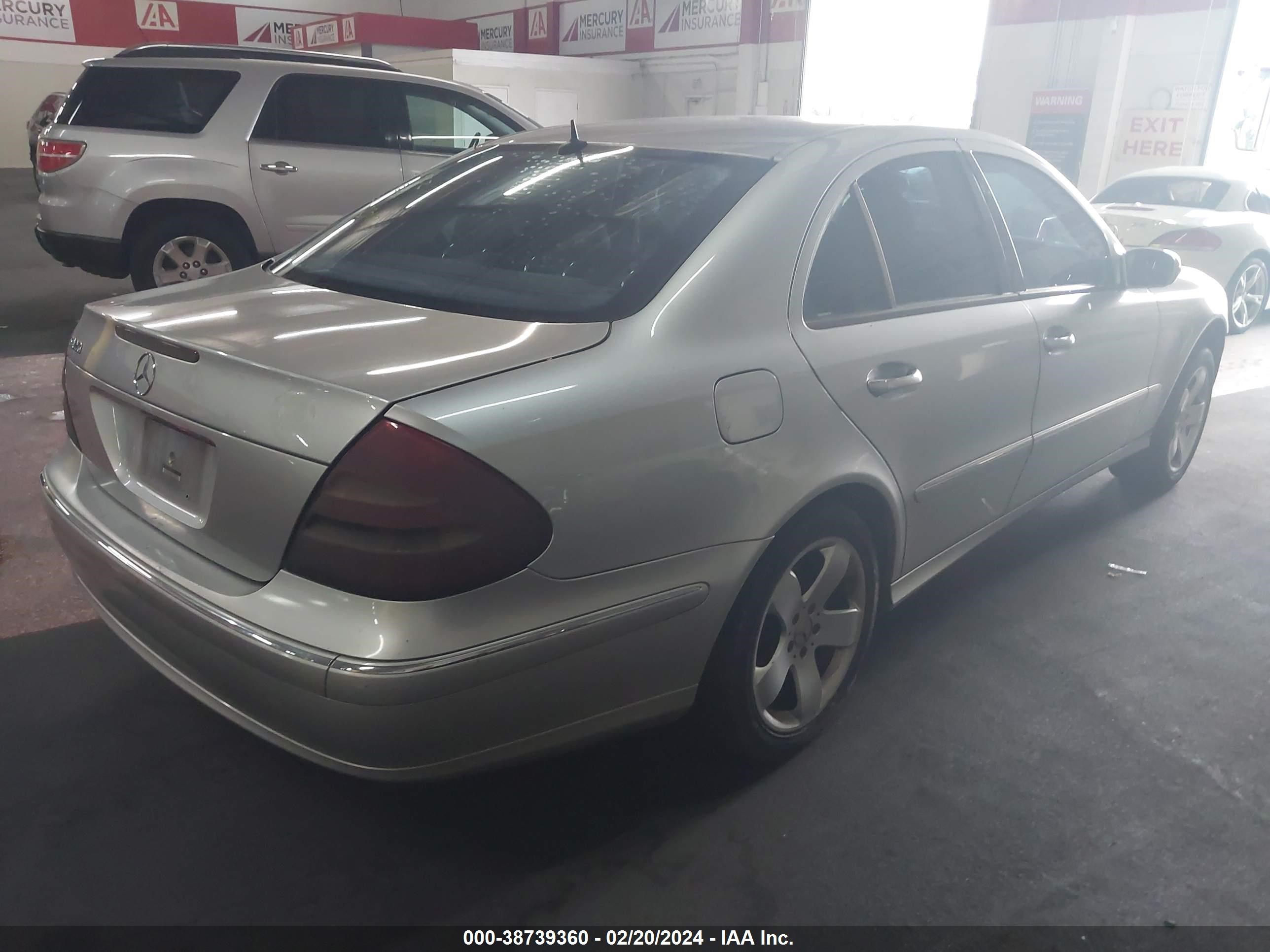 Photo 3 VIN: WDBUF65J85A647105 - MERCEDES-BENZ E-KLASSE 