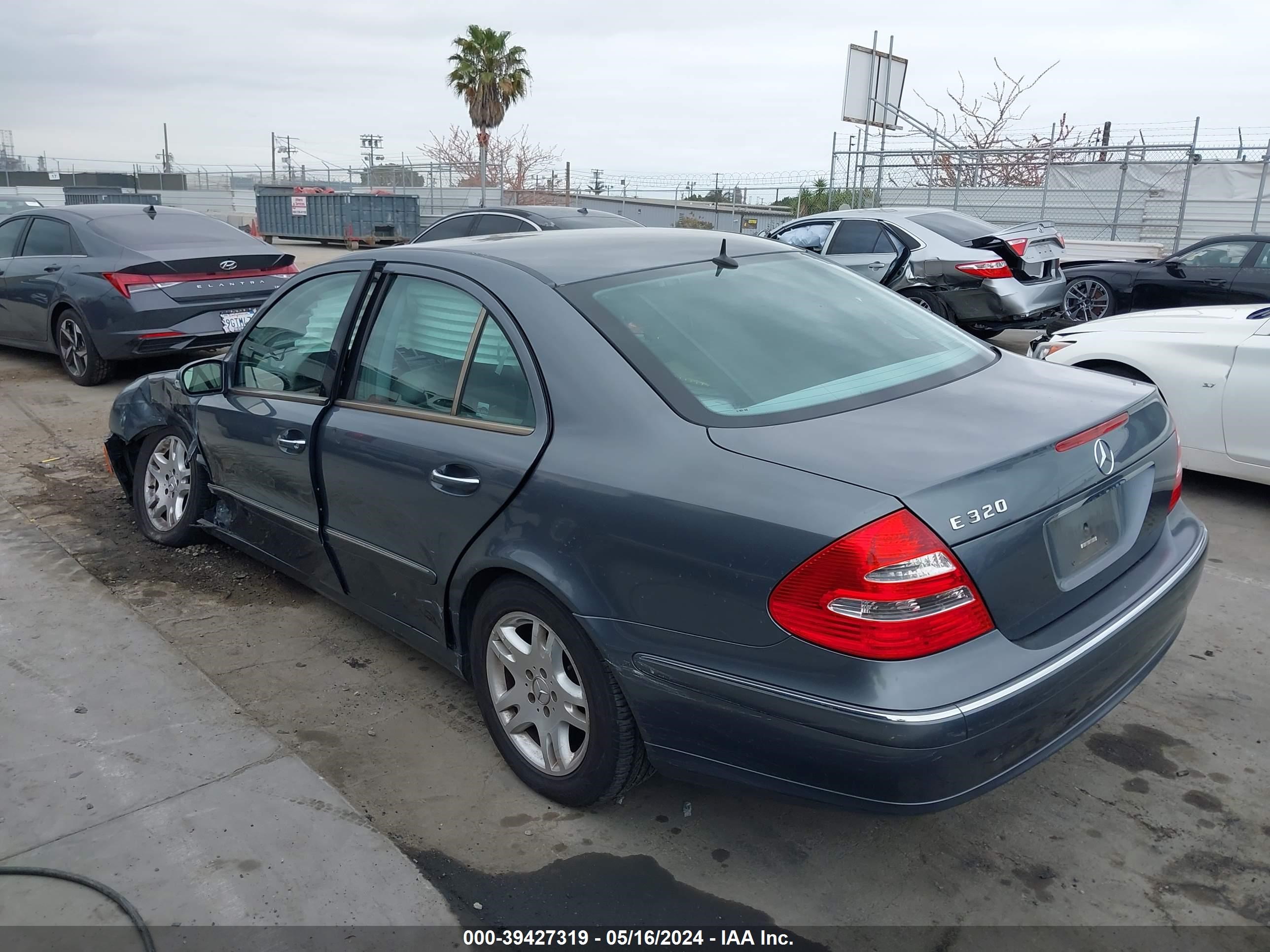 Photo 2 VIN: WDBUF65J85A697180 - MERCEDES-BENZ NULL 