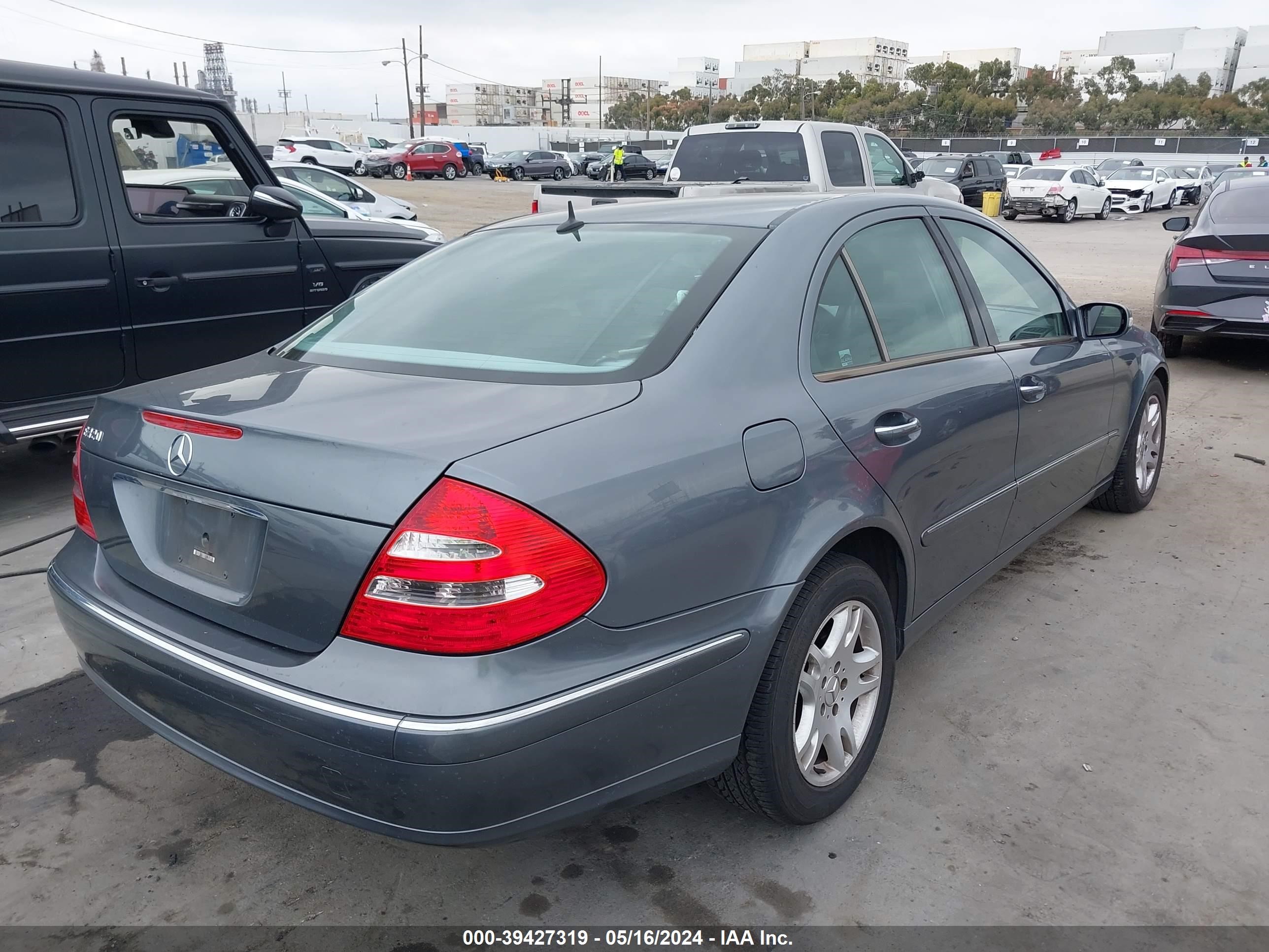 Photo 3 VIN: WDBUF65J85A697180 - MERCEDES-BENZ NULL 