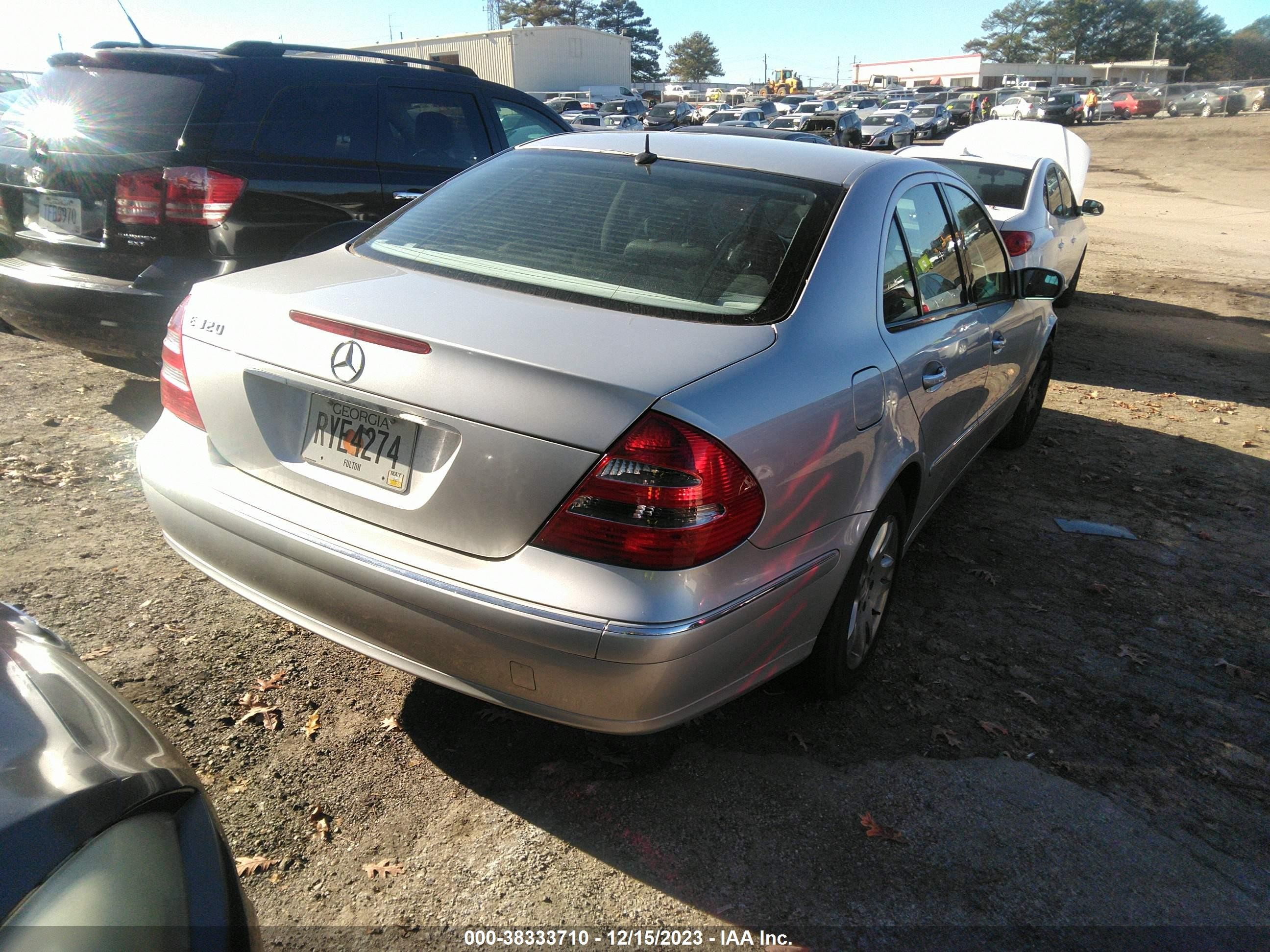 Photo 3 VIN: WDBUF65JX5A686004 - MERCEDES-BENZ E-KLASSE 