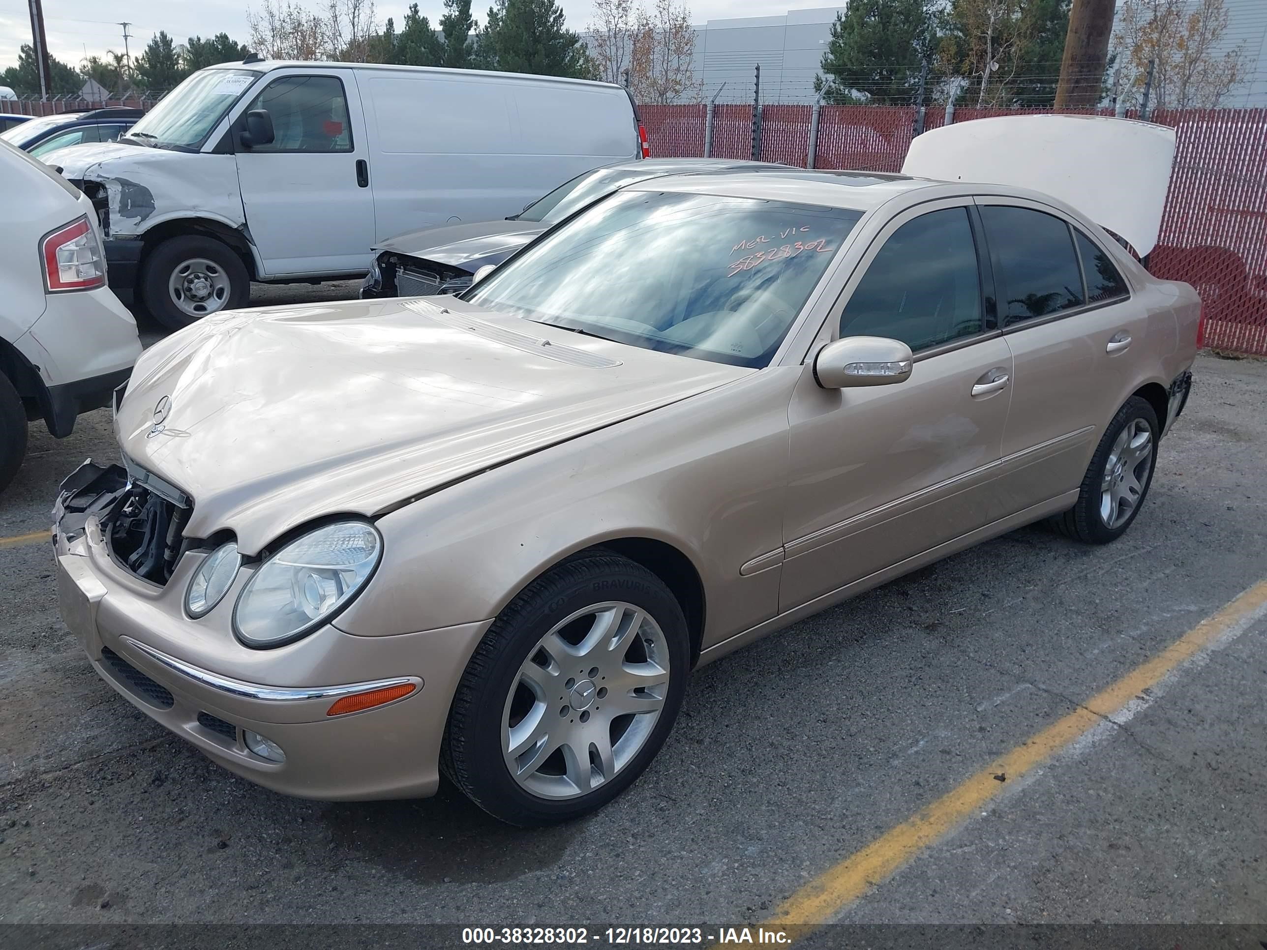 Photo 1 VIN: WDBUF70J33A264022 - MERCEDES-BENZ E-KLASSE 