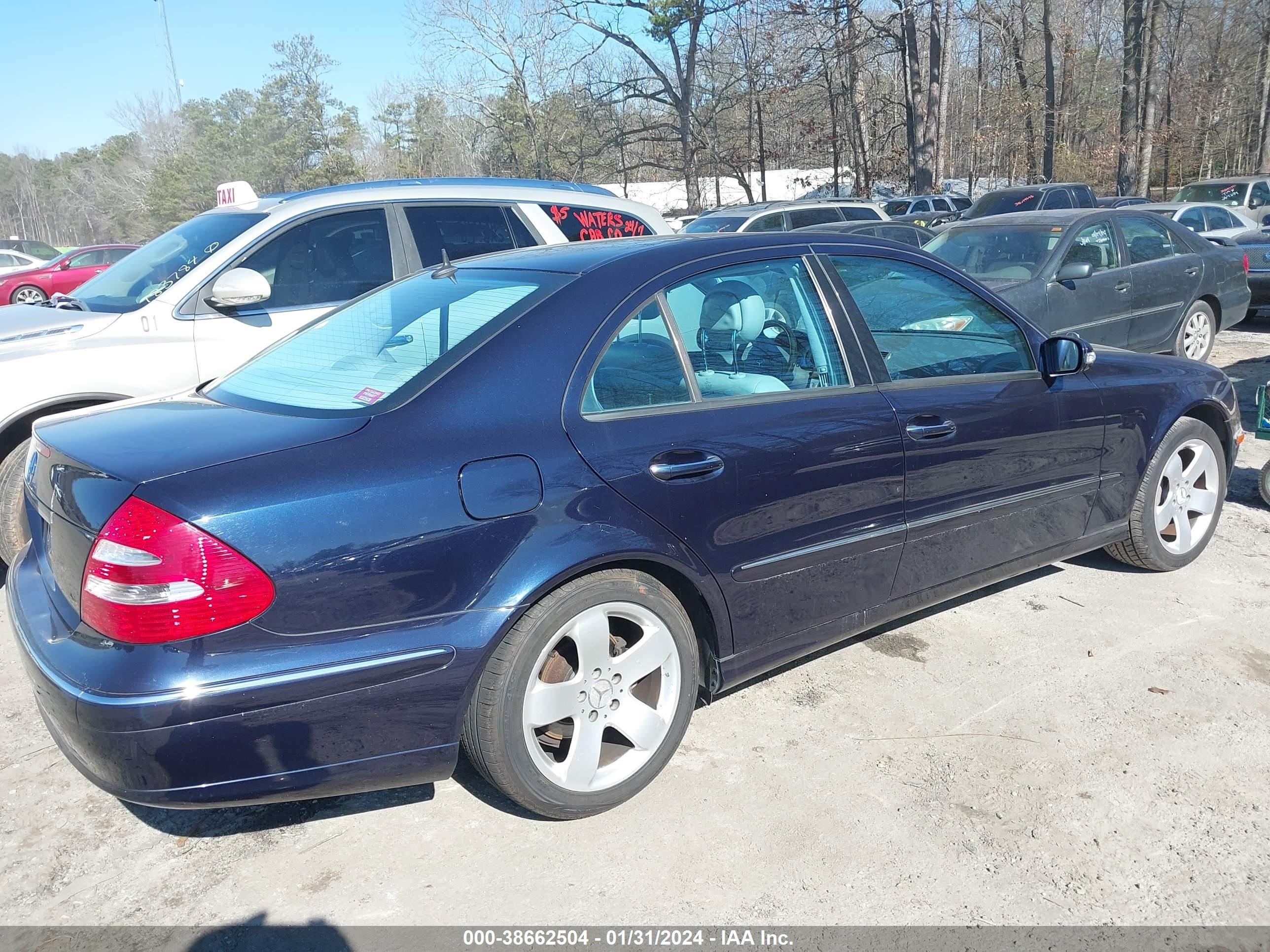 Photo 3 VIN: WDBUF70J35A749022 - MERCEDES-BENZ E-KLASSE 