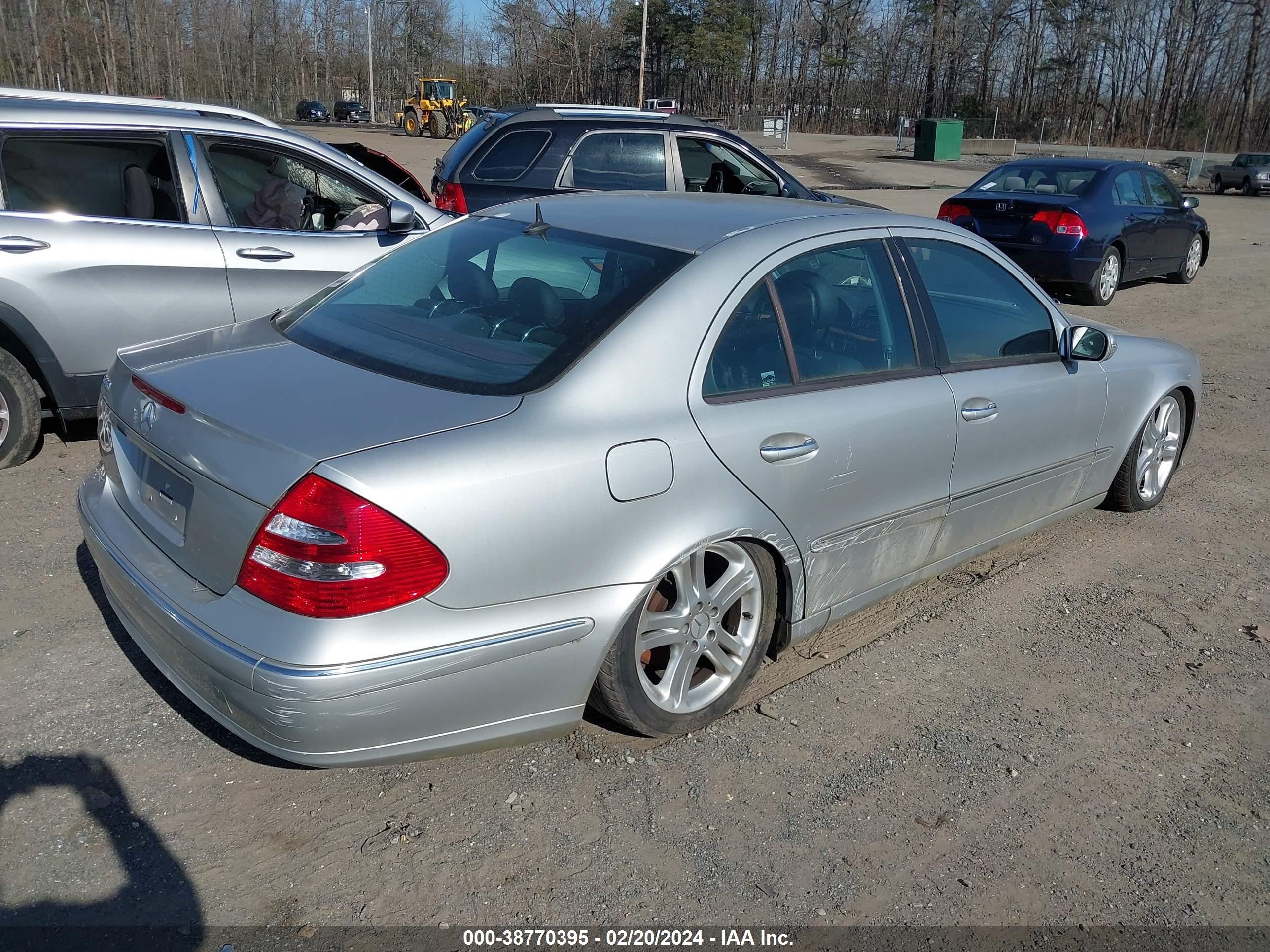 Photo 3 VIN: WDBUF70J64A472283 - MERCEDES-BENZ NULL 