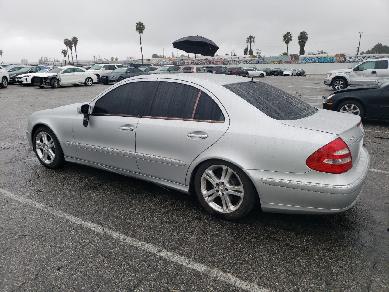 Photo 1 VIN: WDBUF70J65A664353 - MERCEDES-BENZ E-KLASSE 