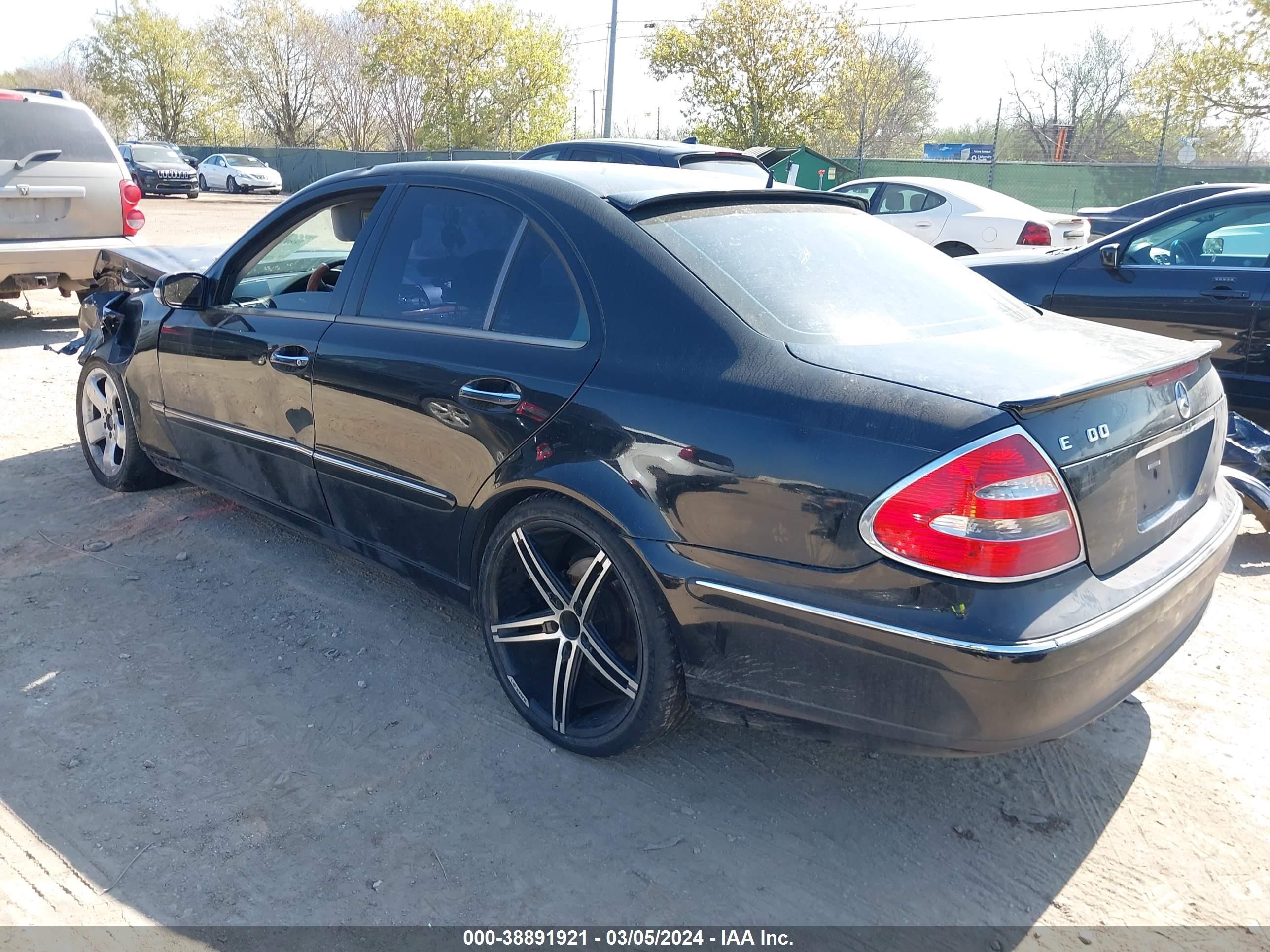 Photo 2 VIN: WDBUF70JX5A748076 - MERCEDES-BENZ NULL 