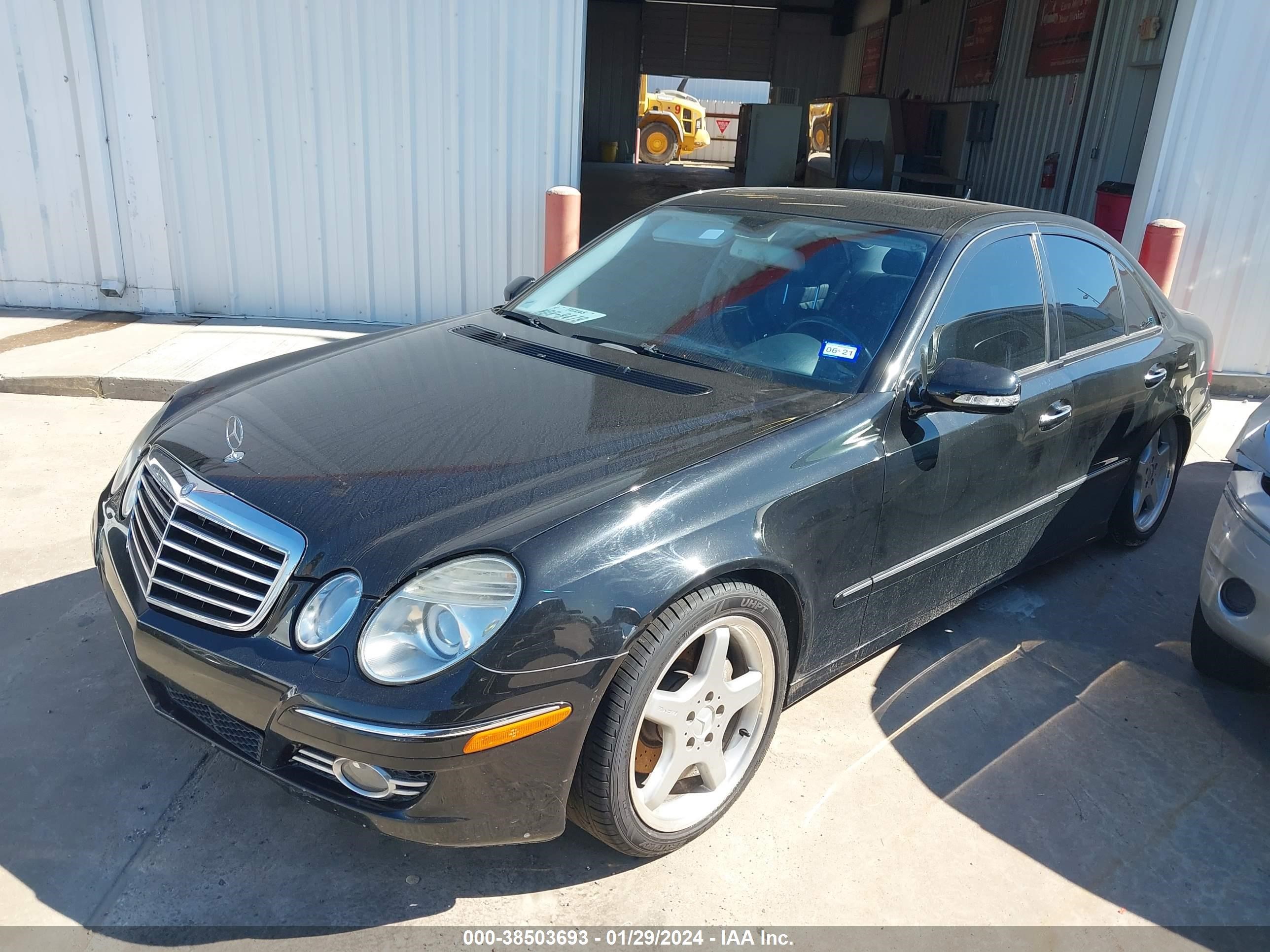 Photo 1 VIN: WDBUF72X27B070955 - MERCEDES-BENZ E-KLASSE 