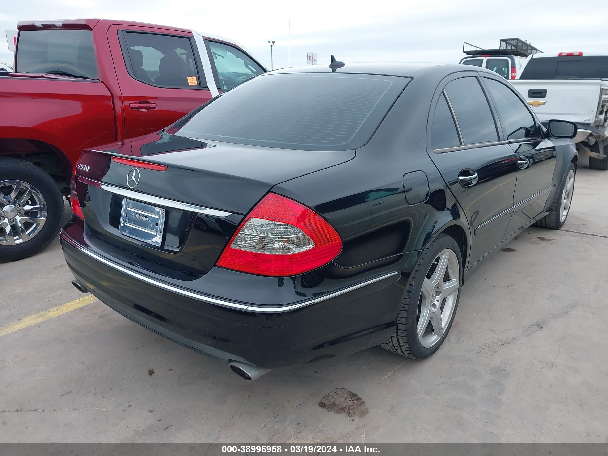 Photo 3 VIN: WDBUF72X58B297204 - MERCEDES-BENZ NULL 