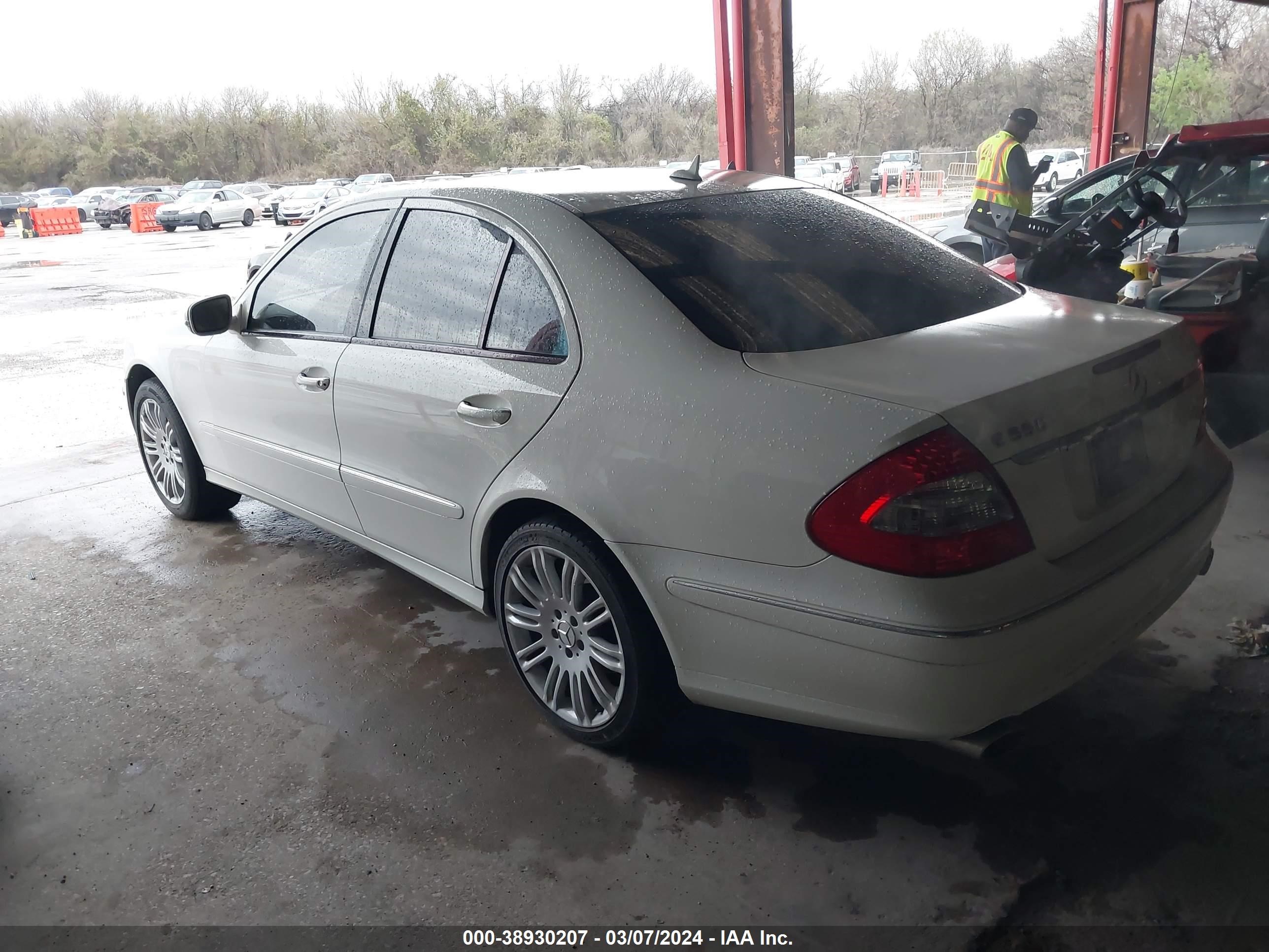 Photo 2 VIN: WDBUF72X97B083752 - MERCEDES-BENZ NULL 