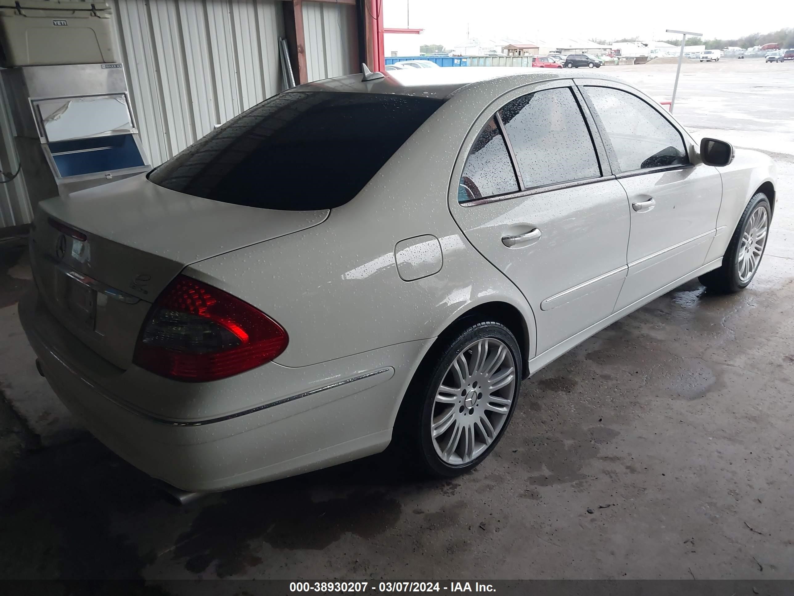 Photo 3 VIN: WDBUF72X97B083752 - MERCEDES-BENZ NULL 