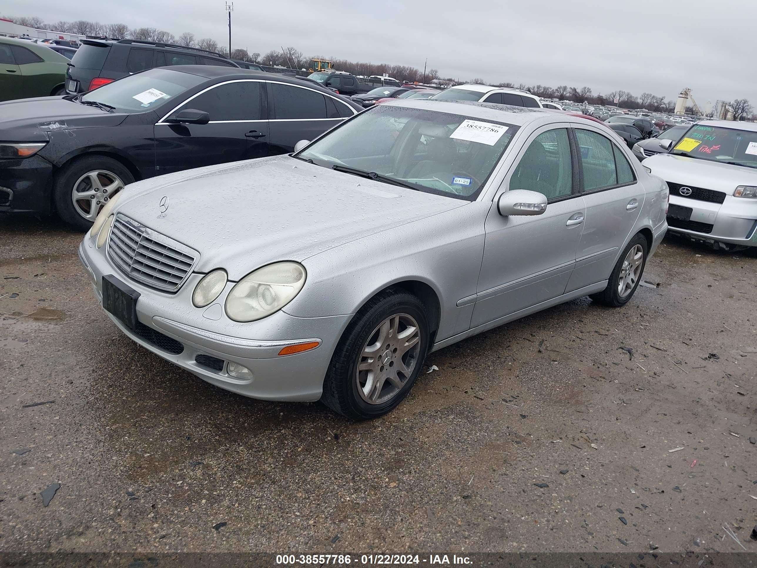 Photo 1 VIN: WDBUF82J05X166455 - MERCEDES-BENZ E-KLASSE 