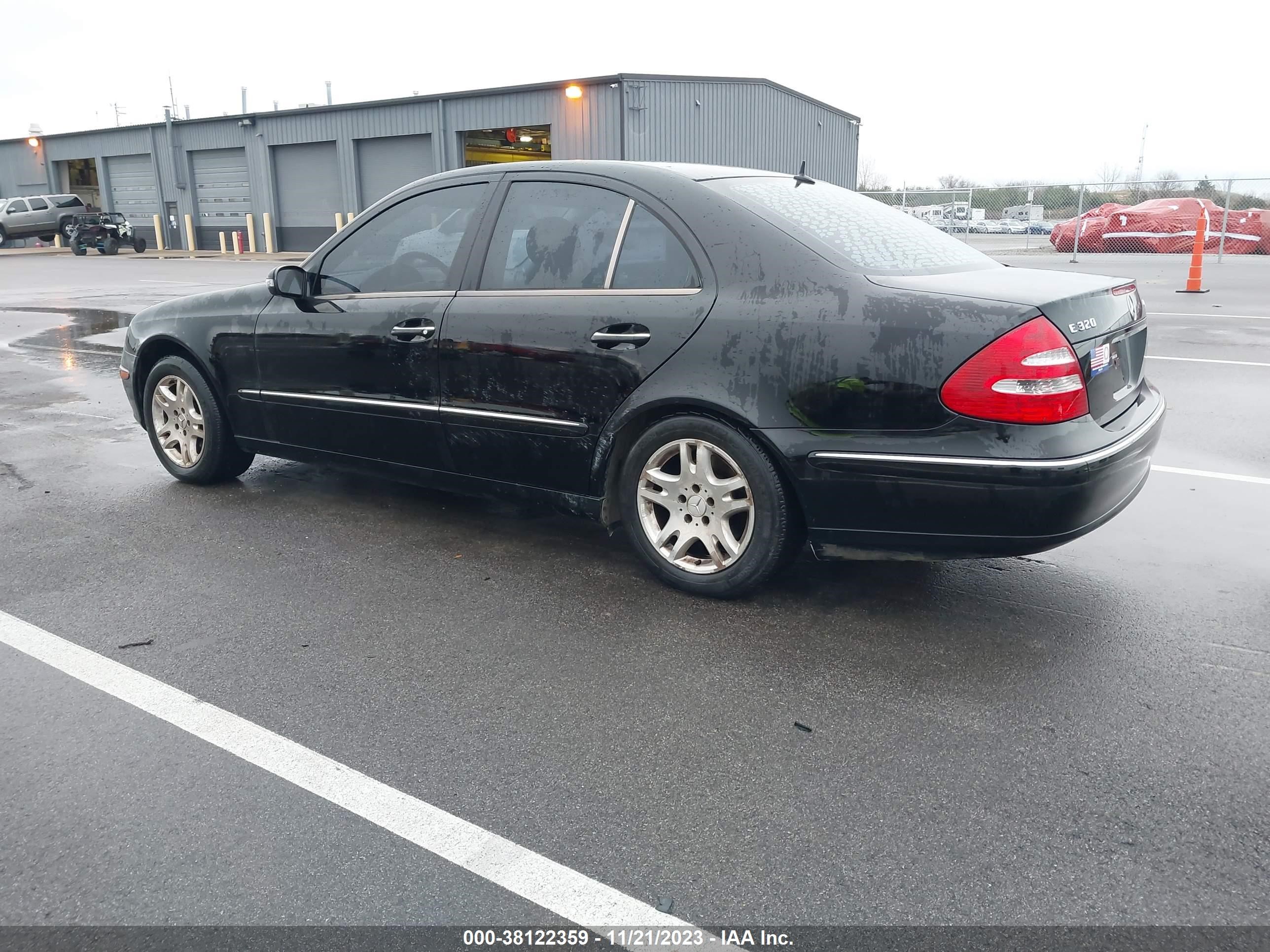 Photo 2 VIN: WDBUF82J05X171459 - MERCEDES-BENZ E-KLASSE 