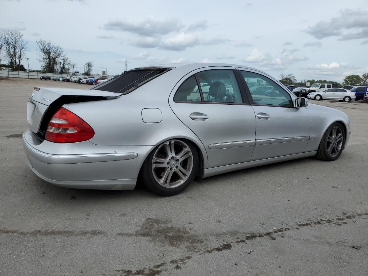 Photo 2 VIN: WDBUF83J24X159603 - MERCEDES-BENZ E-KLASSE 