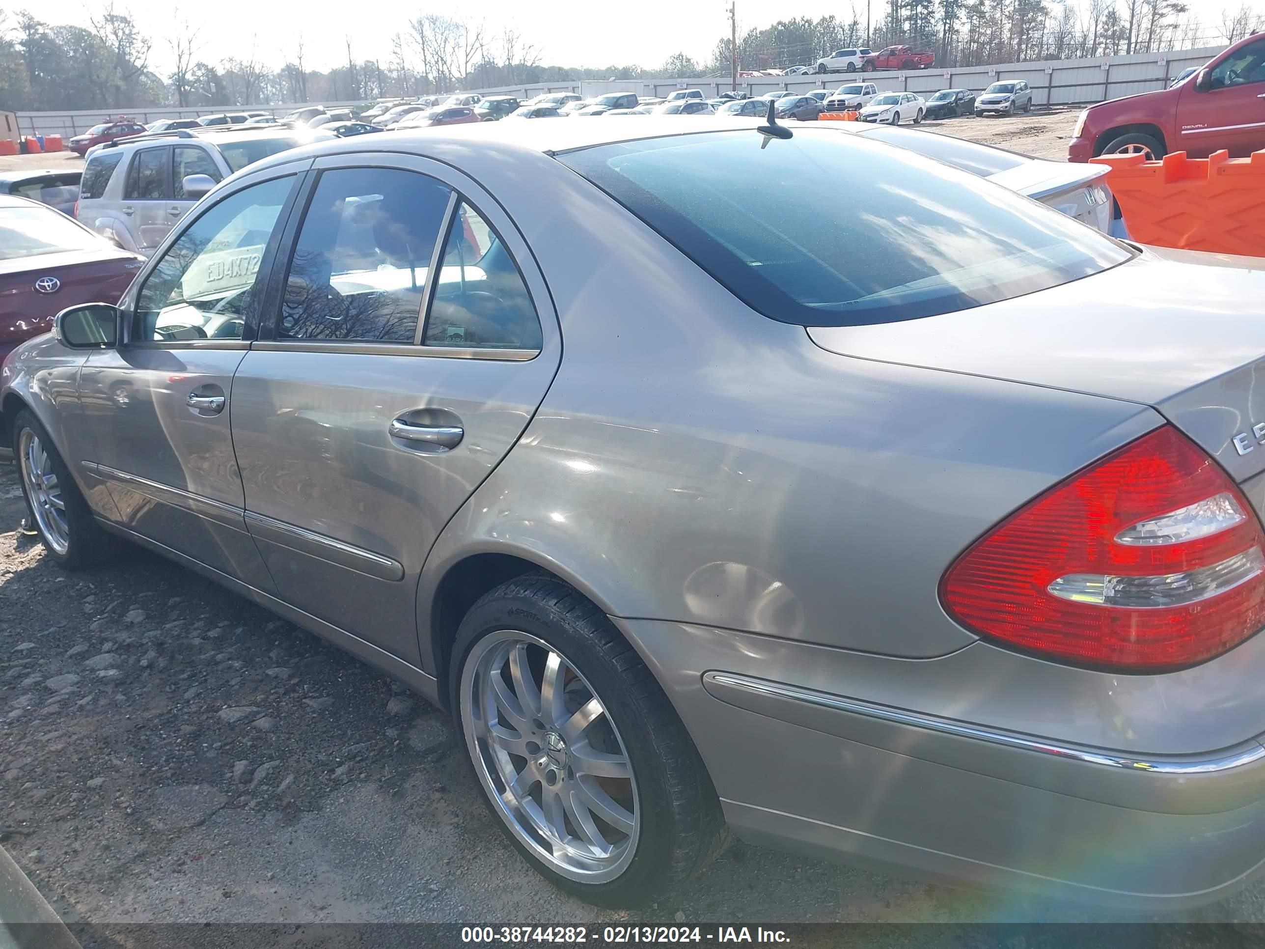 Photo 14 VIN: WDBUF83J25X171297 - MERCEDES-BENZ E-KLASSE 