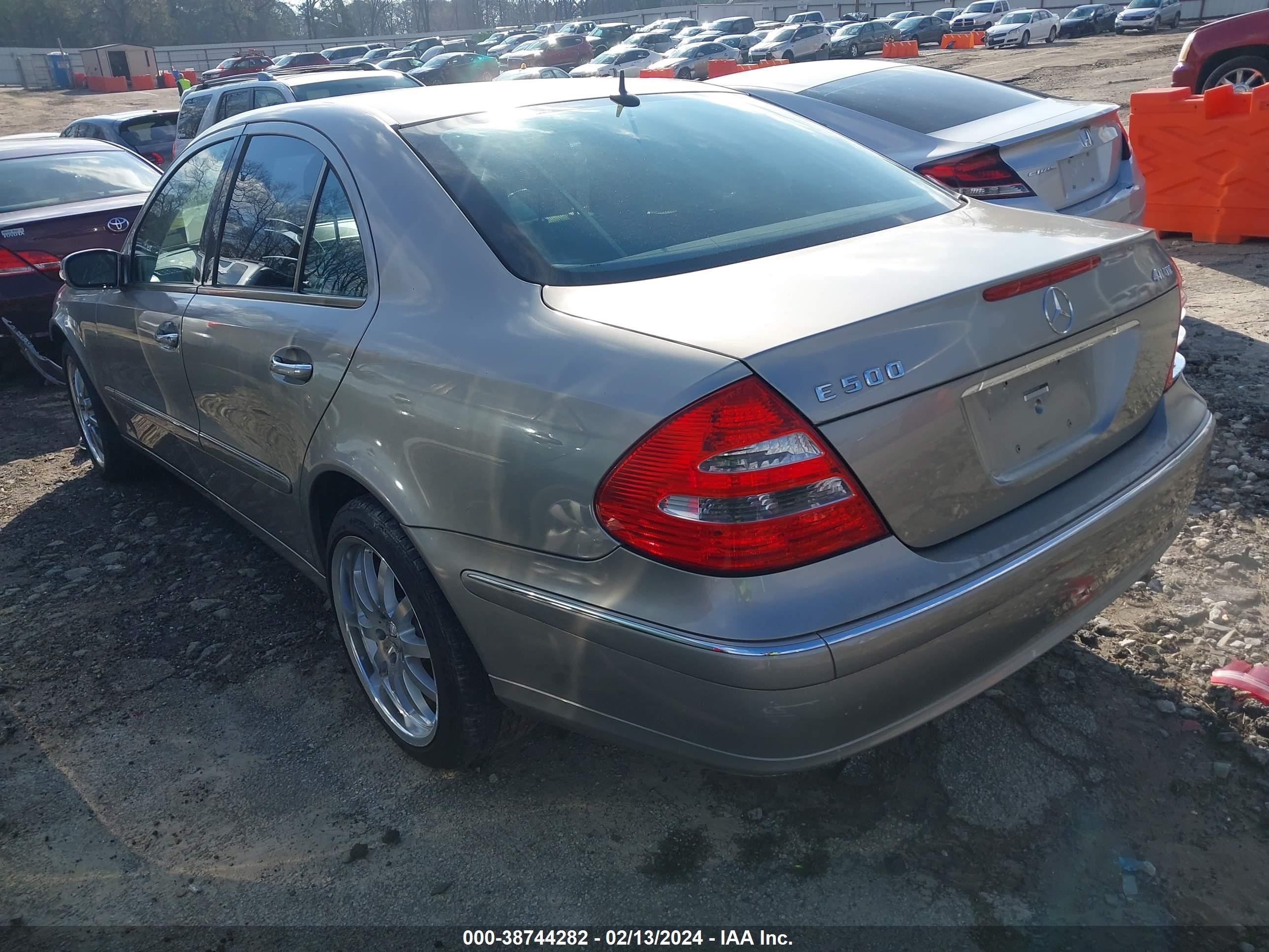 Photo 2 VIN: WDBUF83J25X171297 - MERCEDES-BENZ E-KLASSE 