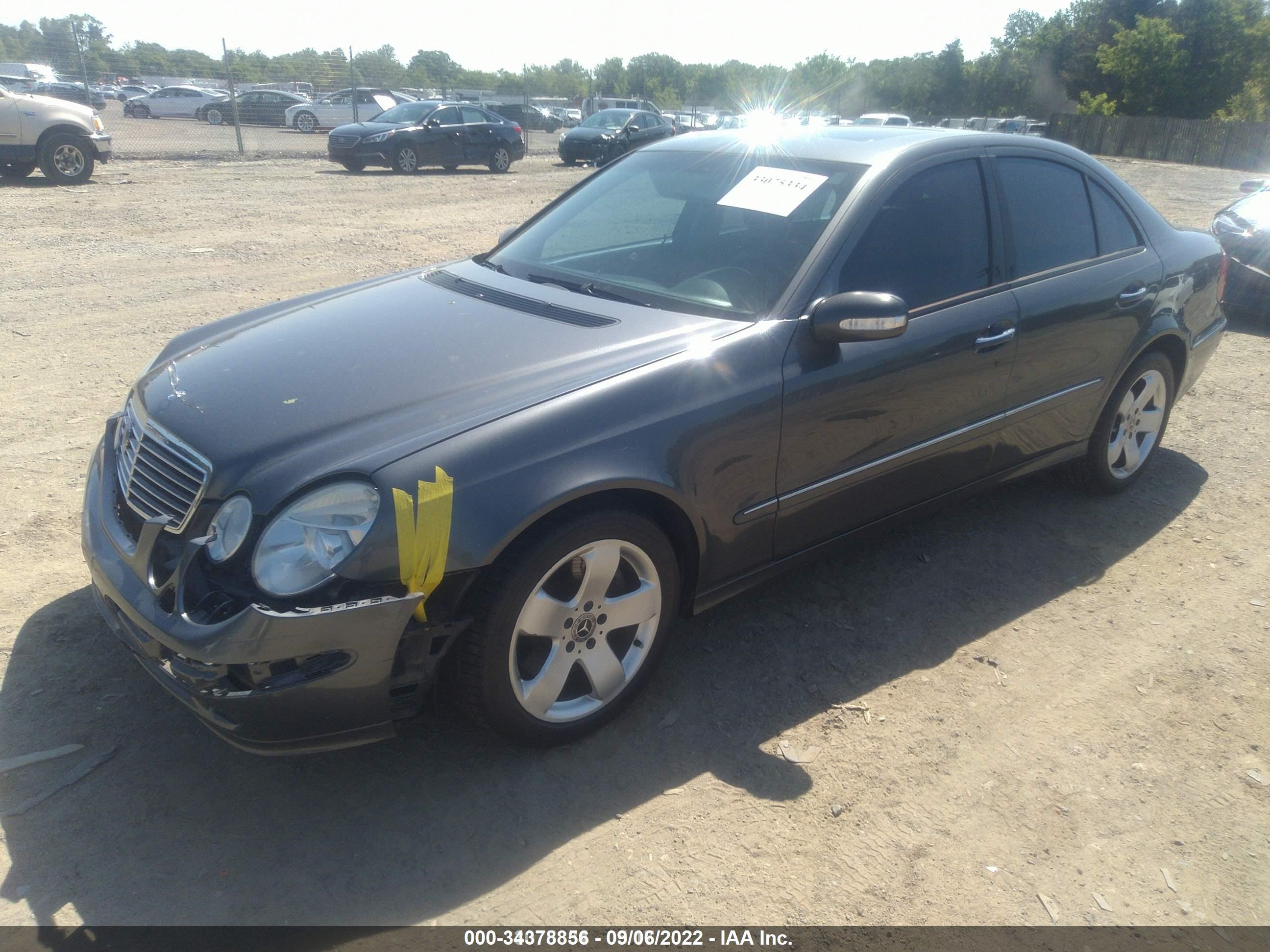 Photo 1 VIN: WDBUF83J54X123386 - MERCEDES-BENZ E-KLASSE 