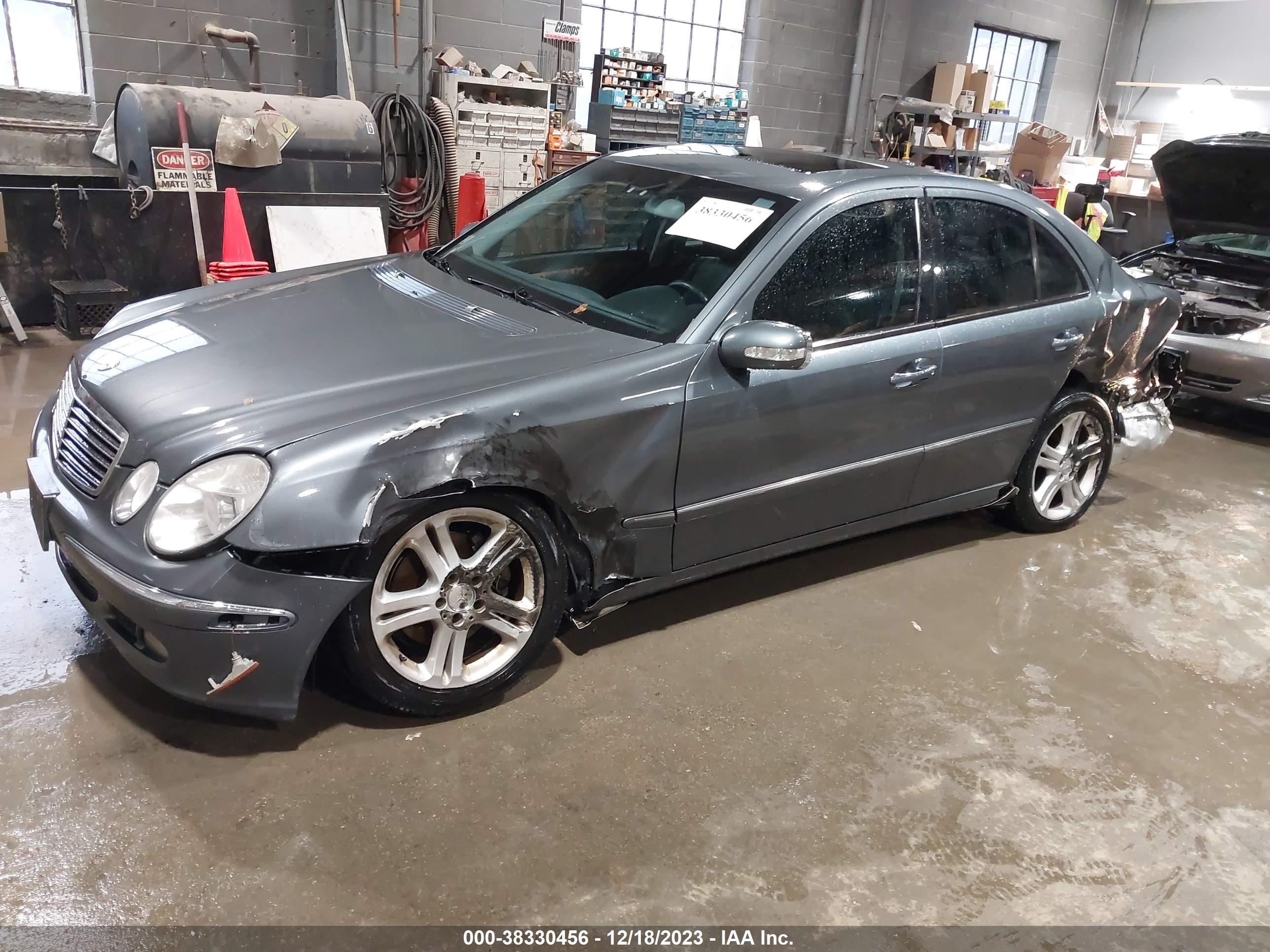 Photo 1 VIN: WDBUF87J06X205345 - MERCEDES-BENZ E-KLASSE 