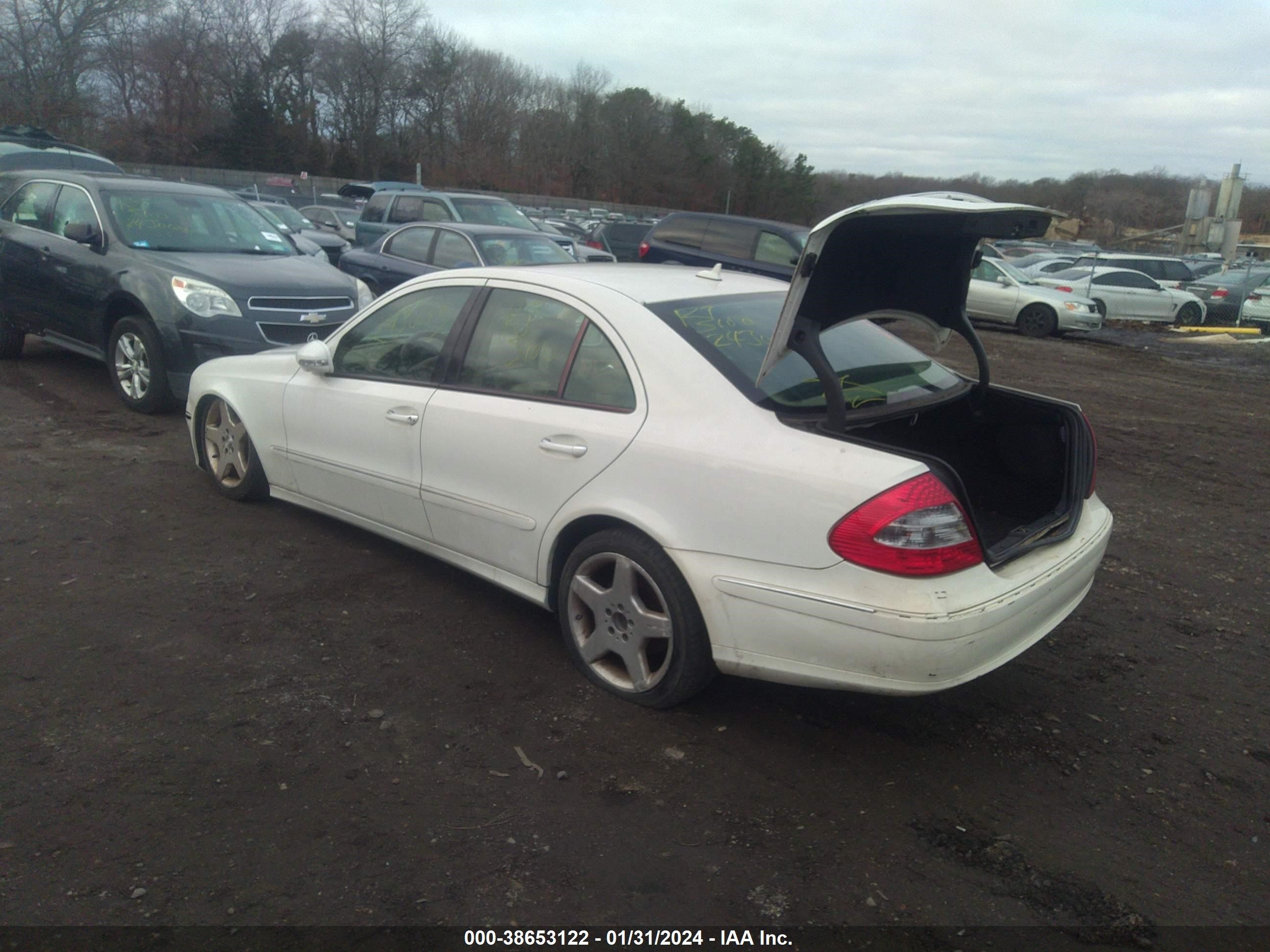 Photo 2 VIN: WDBUF87X38B326505 - MERCEDES-BENZ E-KLASSE 