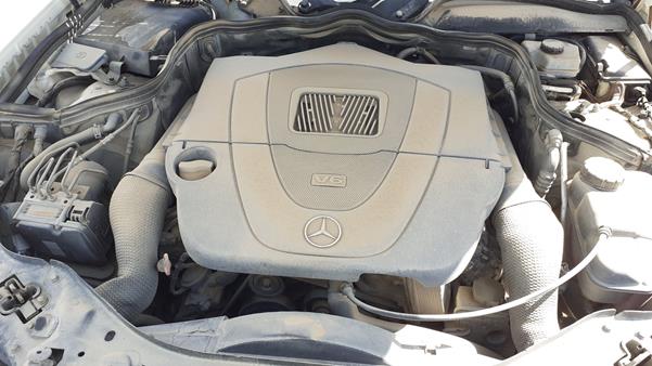 Photo 24 VIN: WDBUF87X69B404700 - MERCEDES-BENZ E320 