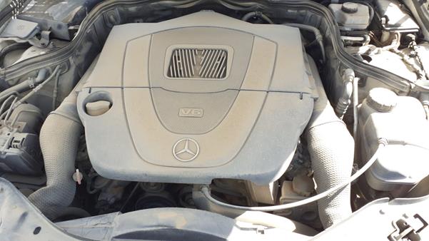 Photo 25 VIN: WDBUF87X69B404700 - MERCEDES-BENZ E320 