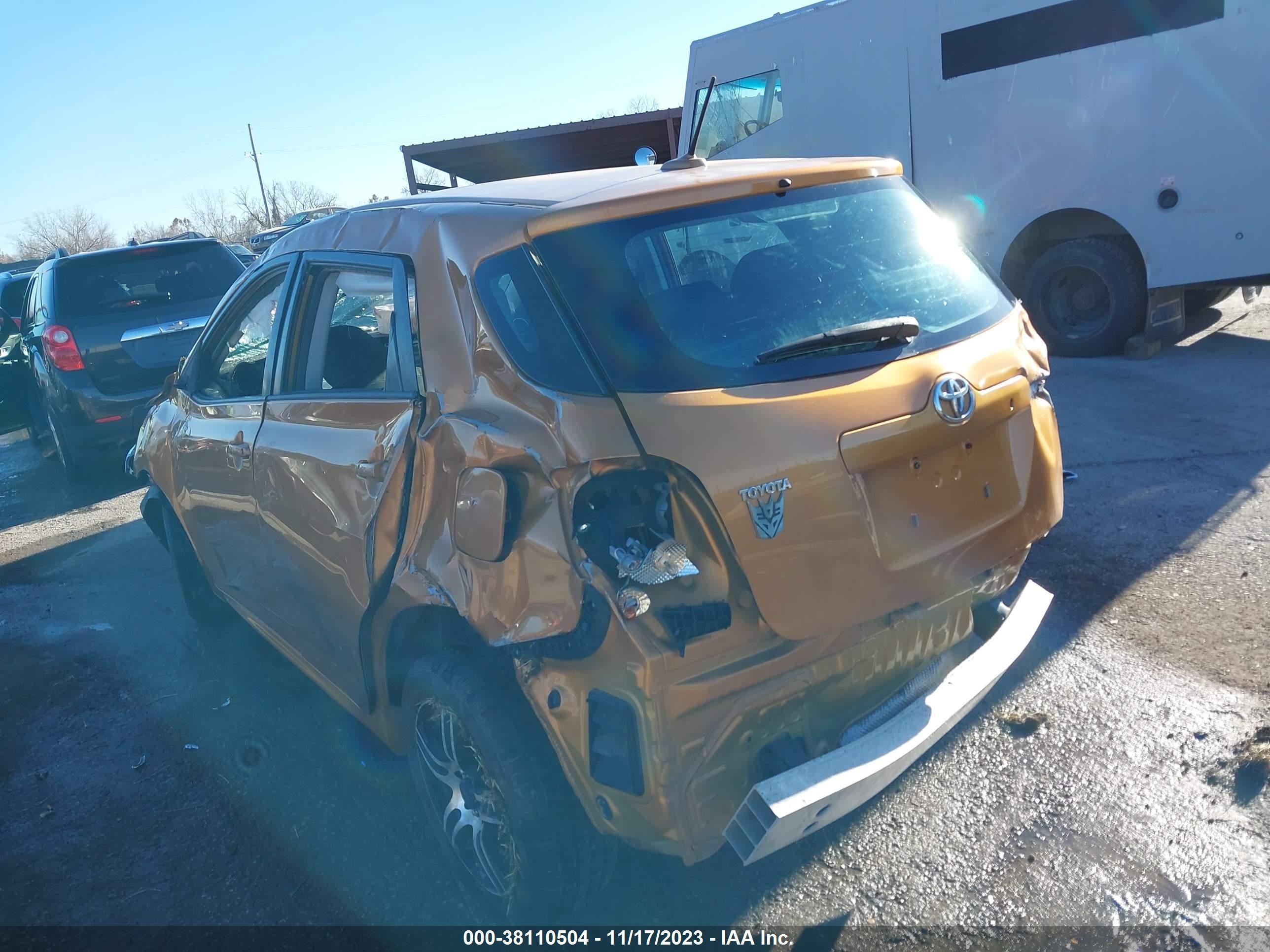 Photo 2 VIN: WDBUF87X77X221662 - TOYOTA MATRIX 