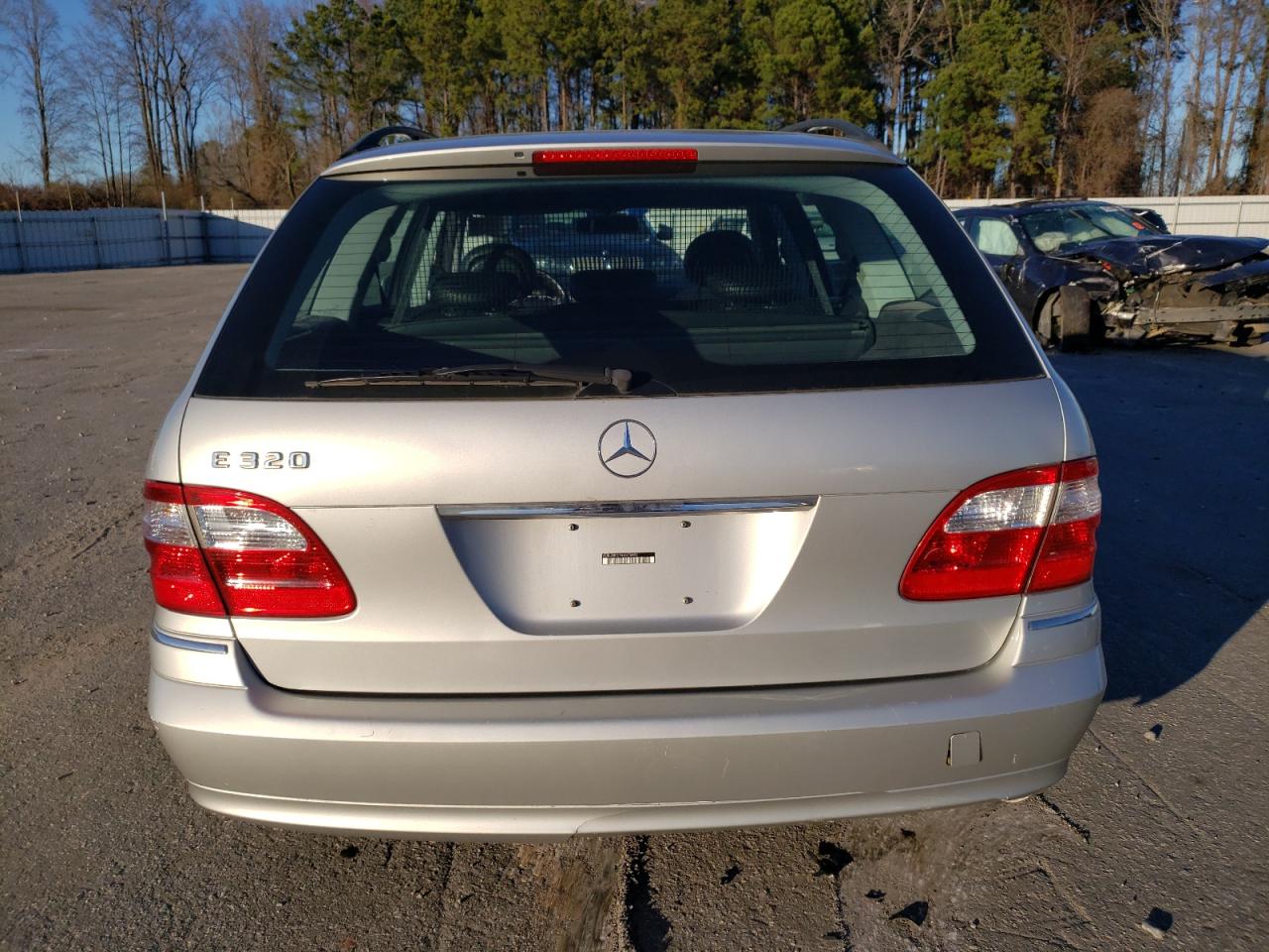 Photo 5 VIN: WDBUH65J74A375493 - MERCEDES-BENZ E-KLASSE 