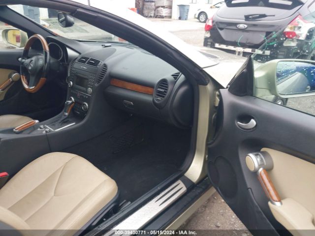 Photo 4 VIN: WDBWK5EA5AF226096 - MERCEDES-BENZ SLK 300 