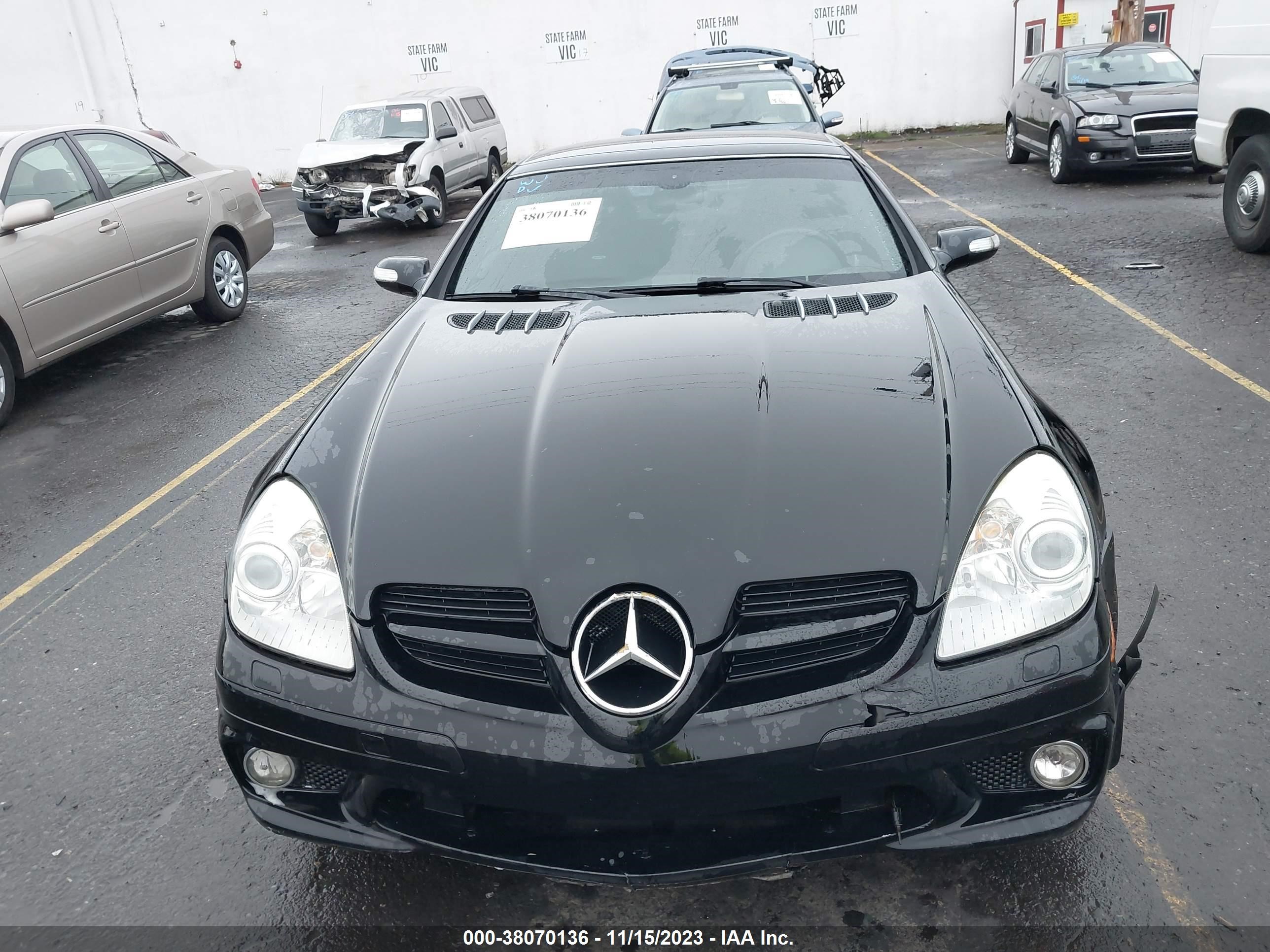 Photo 11 VIN: WDBWK73F67F150682 - MERCEDES-BENZ SLK 55 AMG 