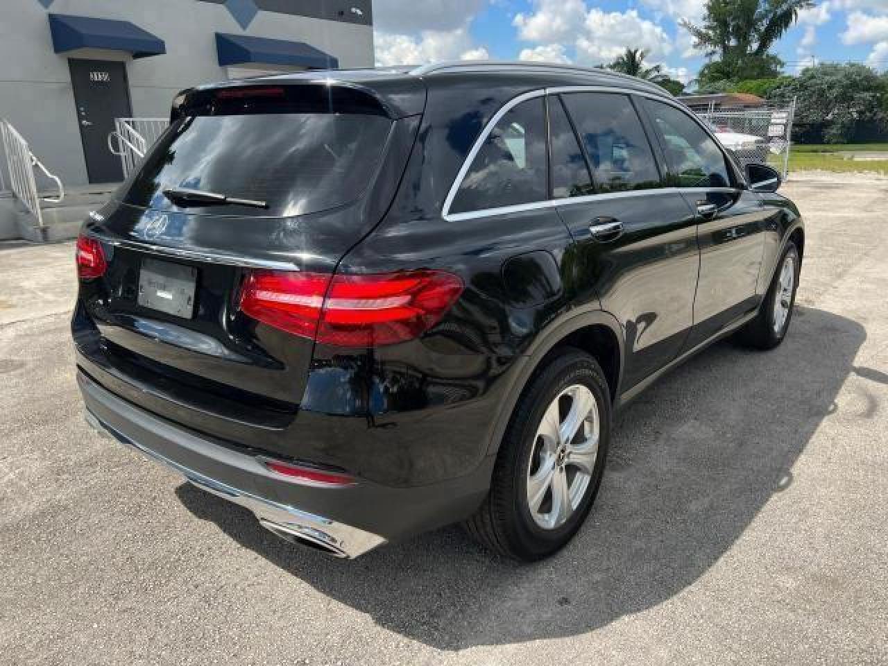 Photo 6 VIN: WDC0G4JB0JV084144 - MERCEDES-BENZ GLC 