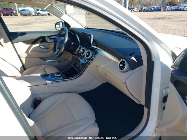 Photo 4 VIN: WDC0G4JB0KF601230 - MERCEDES-BENZ GLC 300 