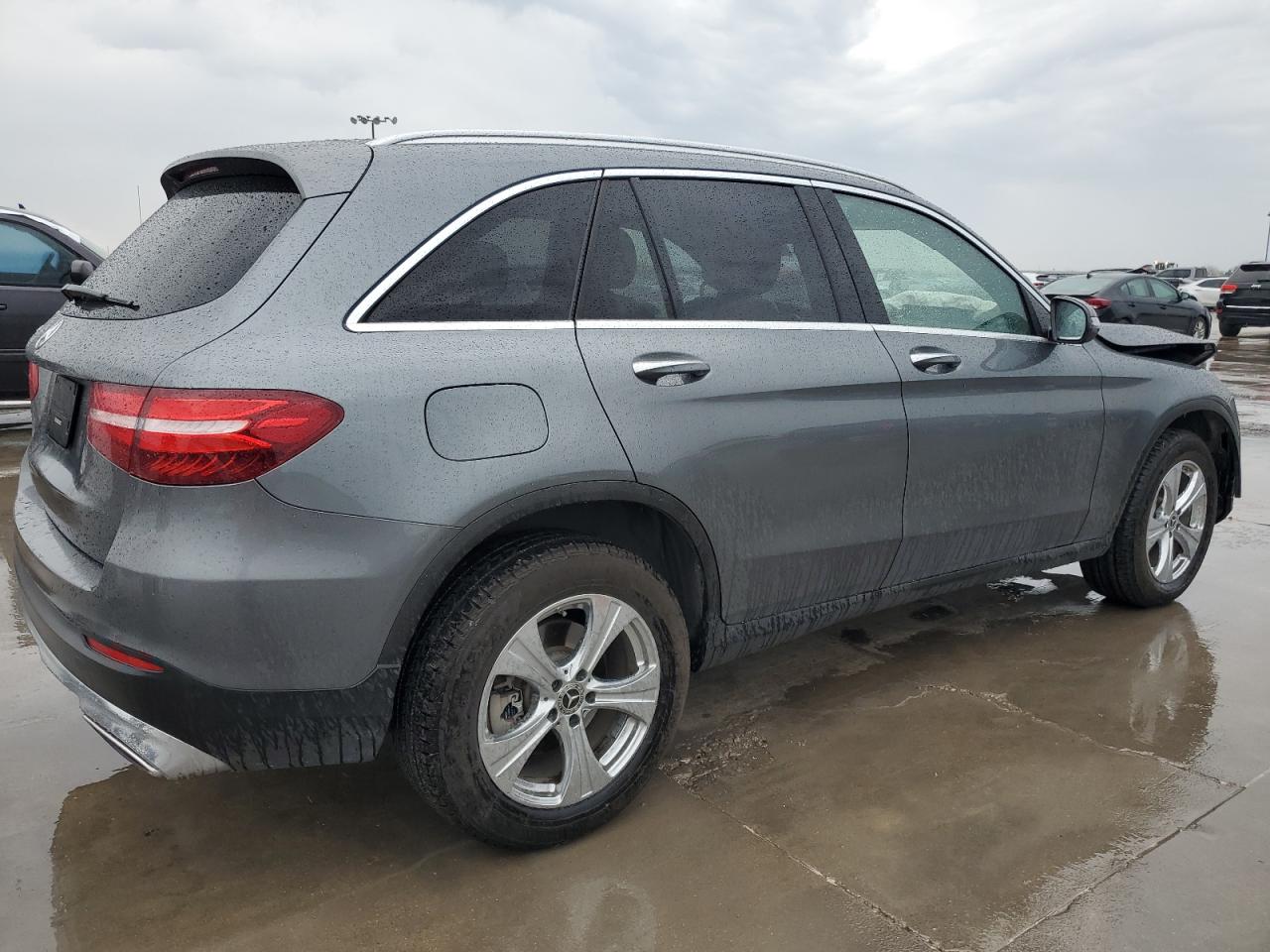 Photo 2 VIN: WDC0G4JB2JV018825 - MERCEDES-BENZ GLC 