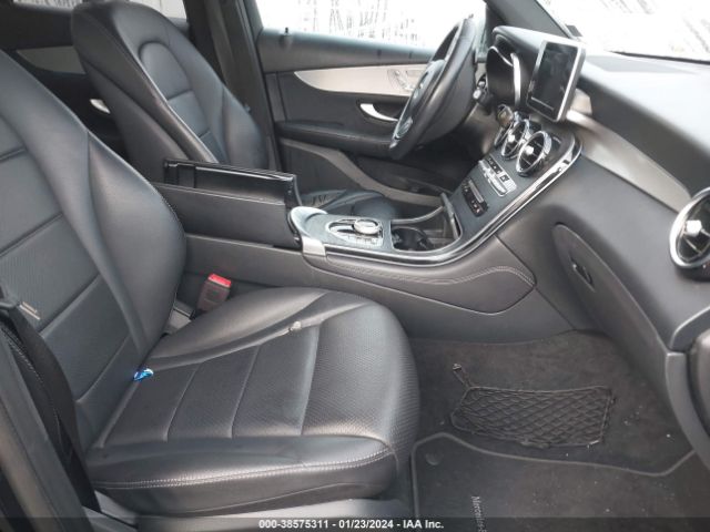 Photo 4 VIN: WDC0G4JB2KF622726 - MERCEDES-BENZ GLC 