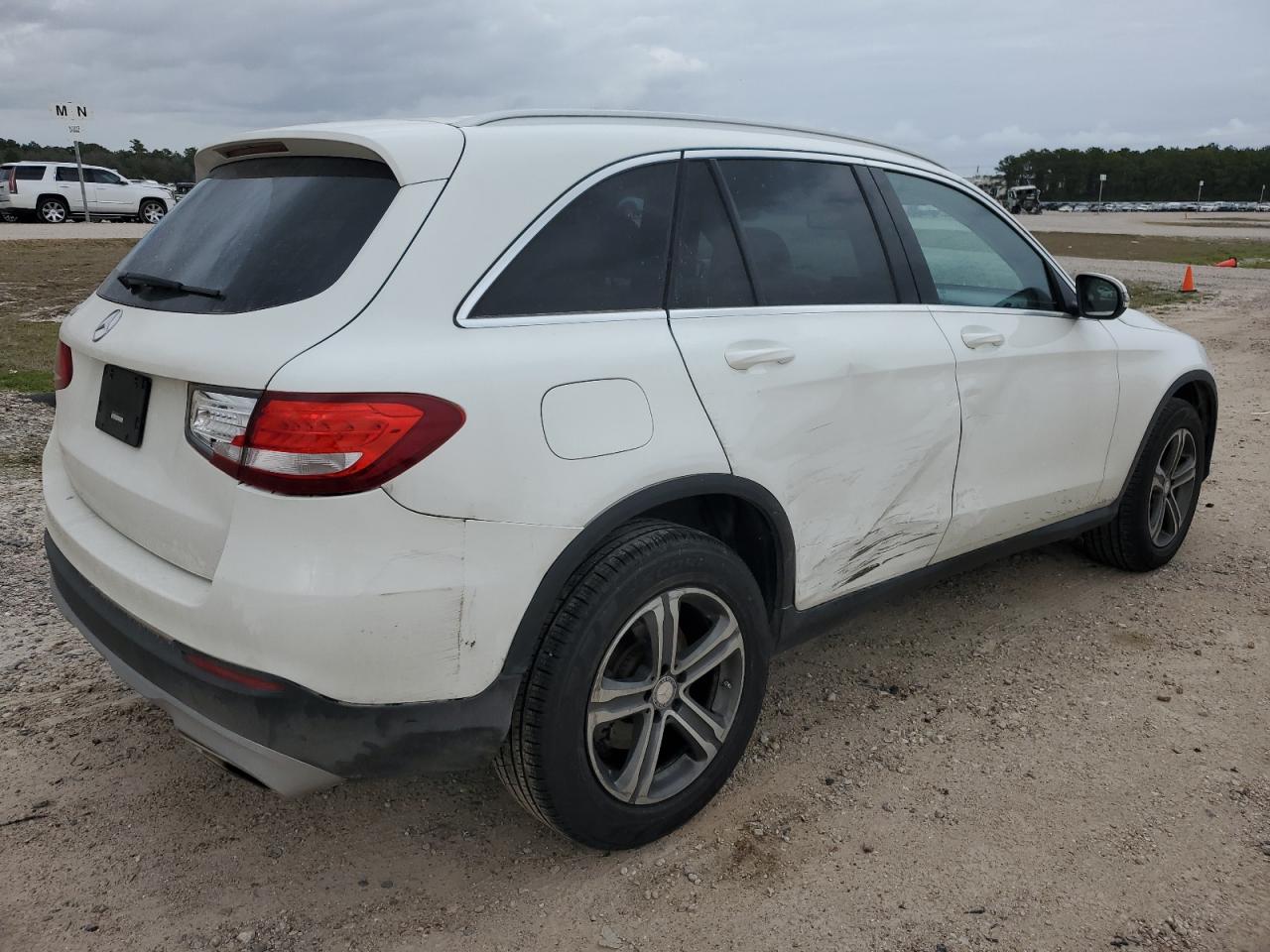 Photo 2 VIN: WDC0G4JB3GF096016 - MERCEDES-BENZ GLC 