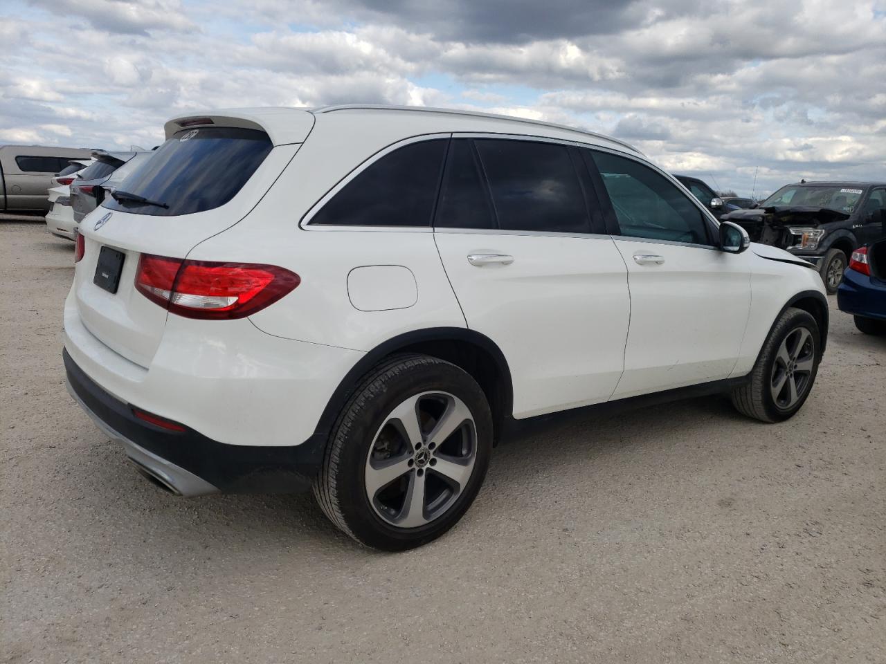 Photo 2 VIN: WDC0G4JB5JV074032 - MERCEDES-BENZ GLC 