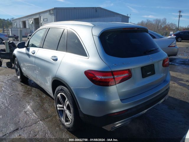 Photo 2 VIN: WDC0G4JB6HF135103 - MERCEDES-BENZ GLC 300 