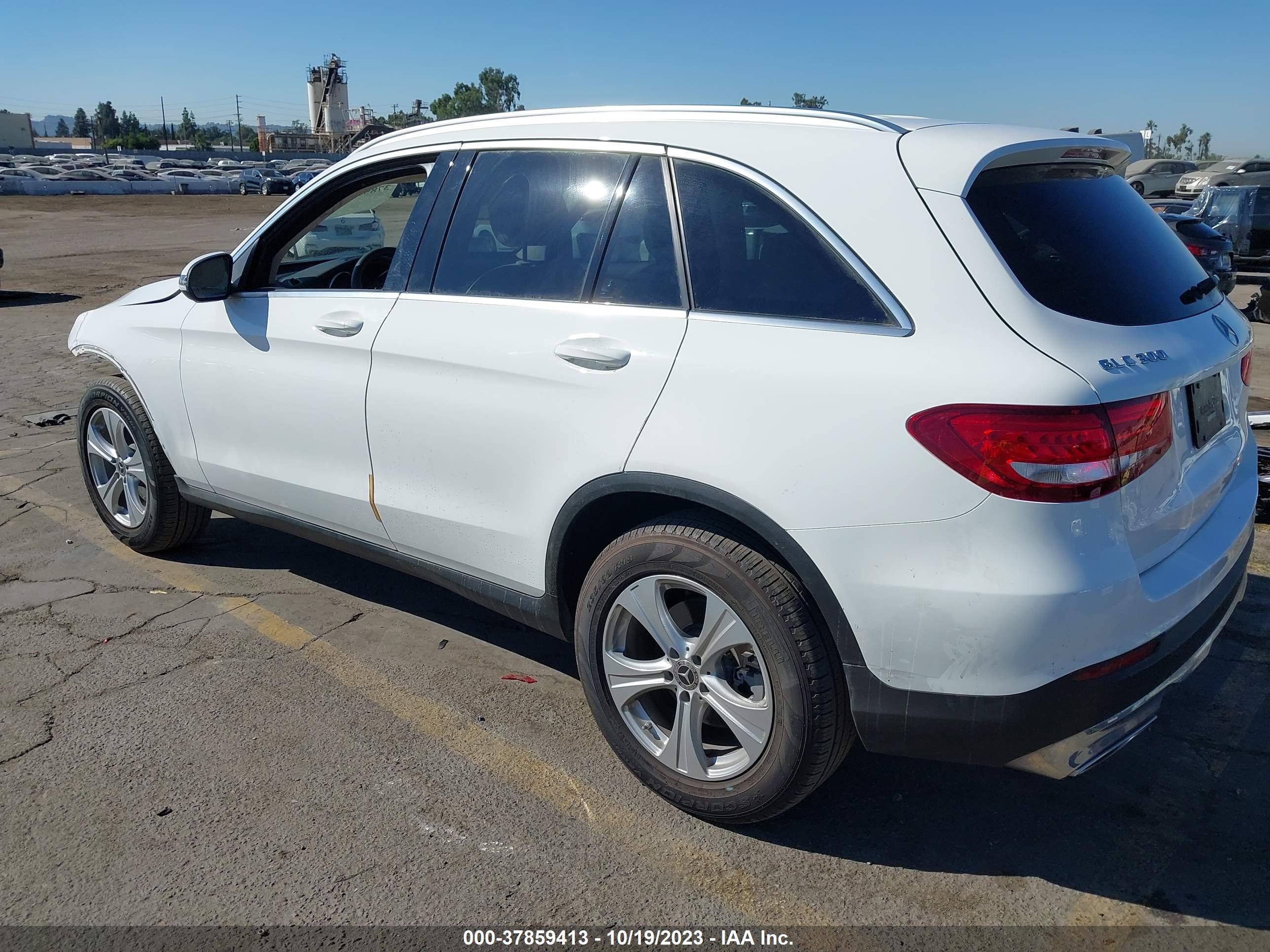 Photo 2 VIN: WDC0G4JB6JV037264 - MERCEDES-BENZ GLC 