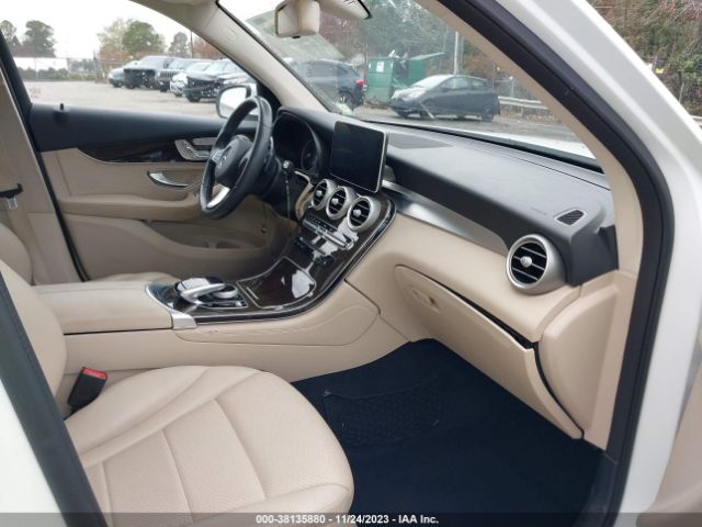 Photo 4 VIN: WDC0G4JB8GF006472 - MERCEDES-BENZ GLC 300 