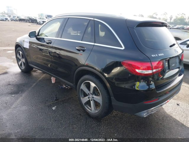 Photo 2 VIN: WDC0G4JB9HF140831 - MERCEDES-BENZ GLC 300 