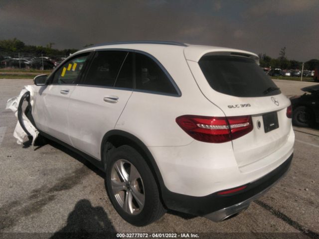 Photo 2 VIN: WDC0G4KB0HF224597 - MERCEDES-BENZ GLC 