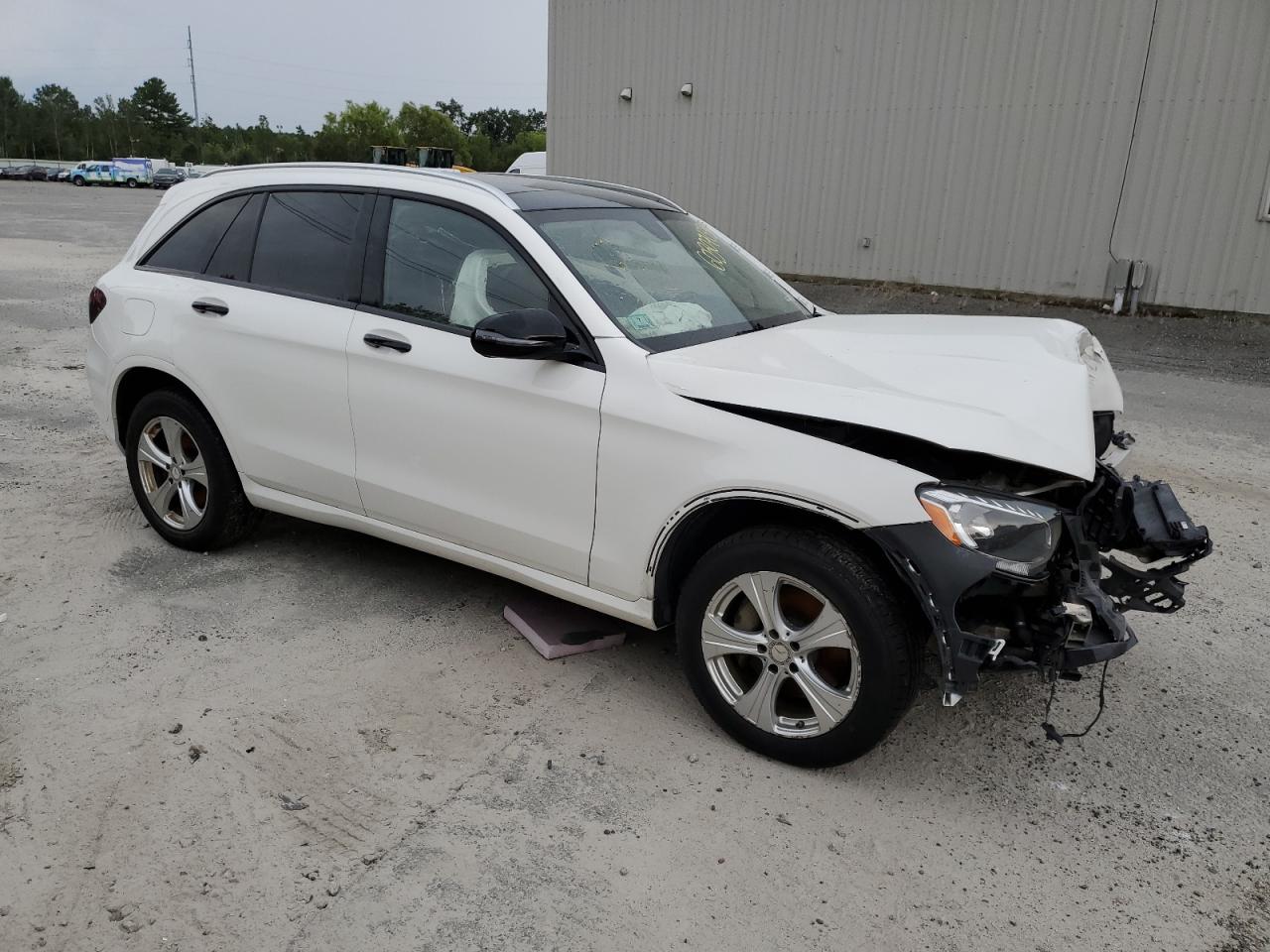 Photo 3 VIN: WDC0G4KB2GF011536 - MERCEDES-BENZ GLC 