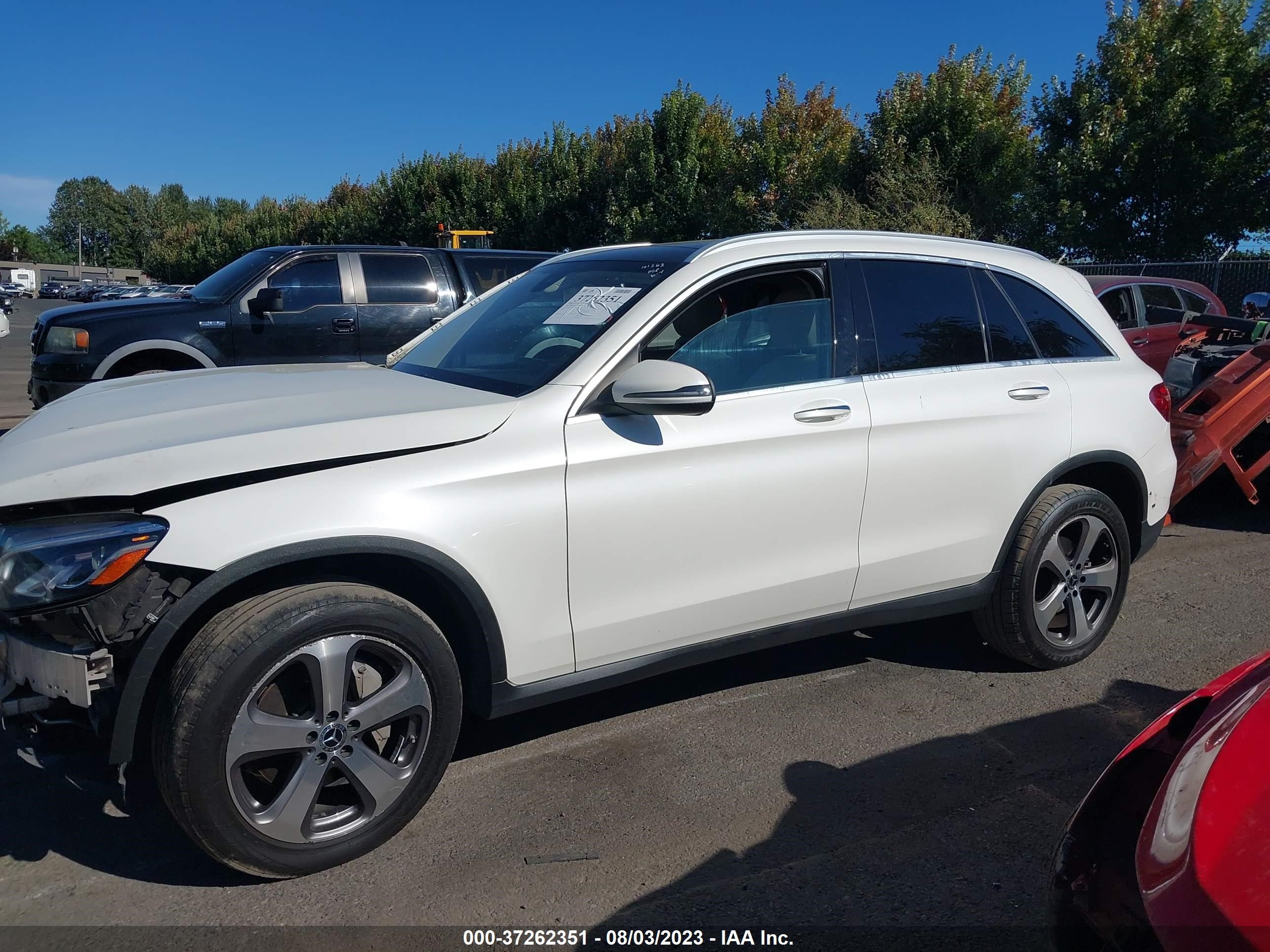 Photo 14 VIN: WDC0G4KB2JV091935 - MERCEDES-BENZ GLC 