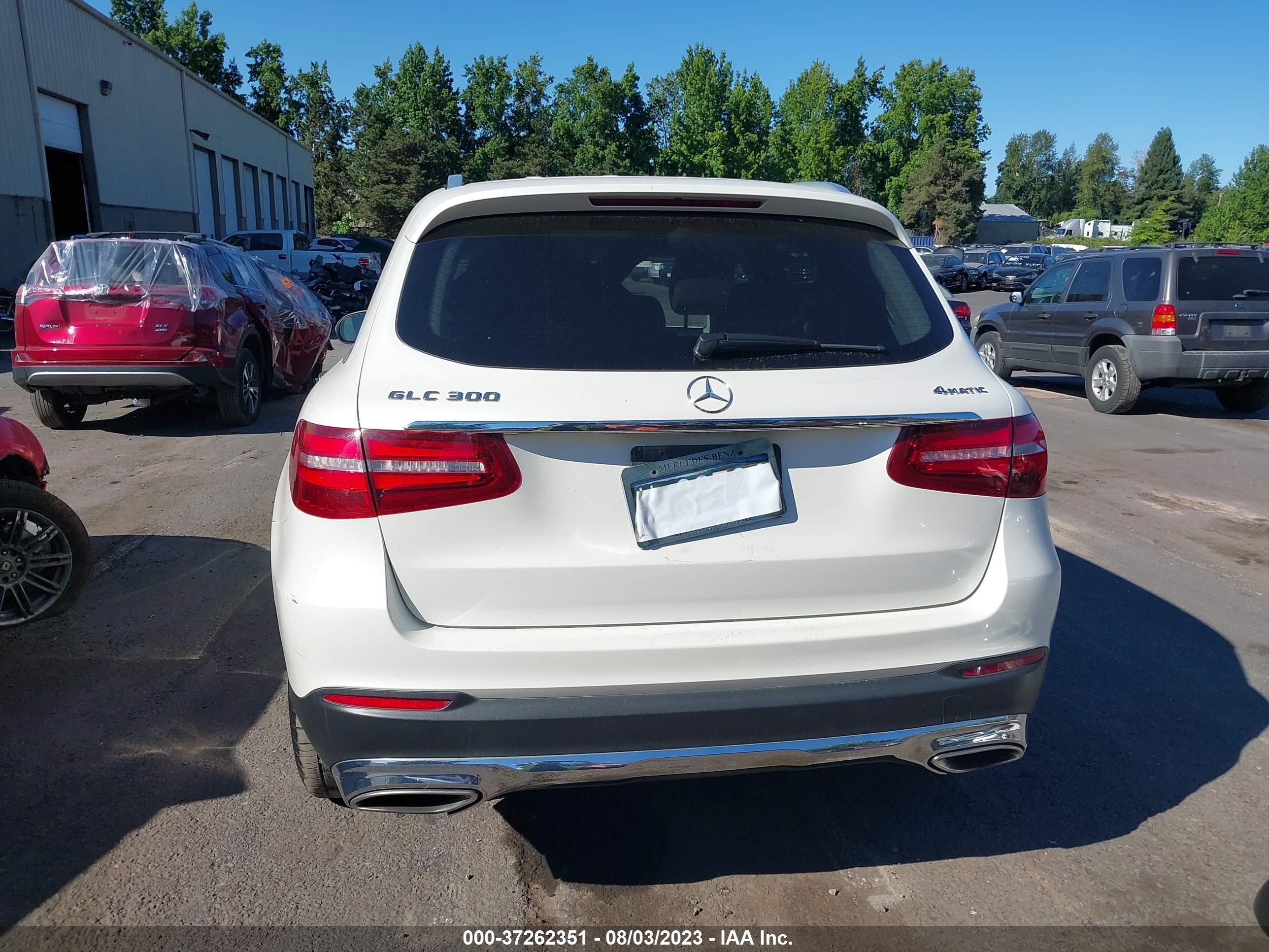 Photo 16 VIN: WDC0G4KB2JV091935 - MERCEDES-BENZ GLC 