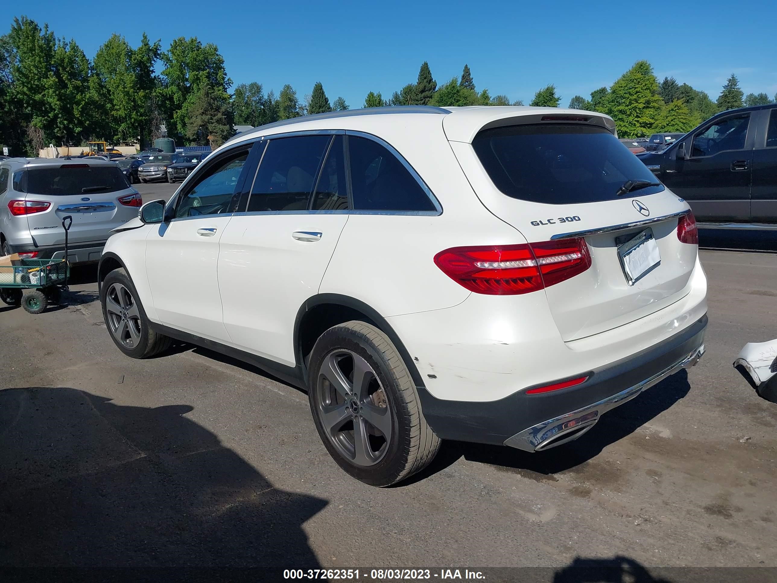 Photo 2 VIN: WDC0G4KB2JV091935 - MERCEDES-BENZ GLC 