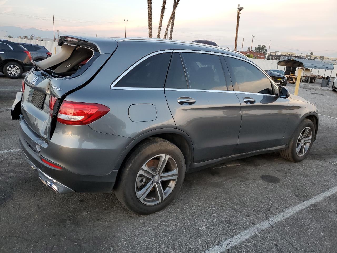 Photo 2 VIN: WDC0G4KB3GF062740 - MERCEDES-BENZ GLC 