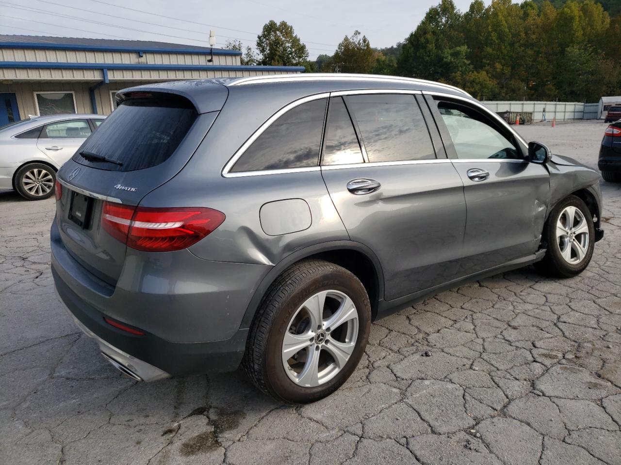 Photo 2 VIN: WDC0G4KB3JV104532 - MERCEDES-BENZ GLC 