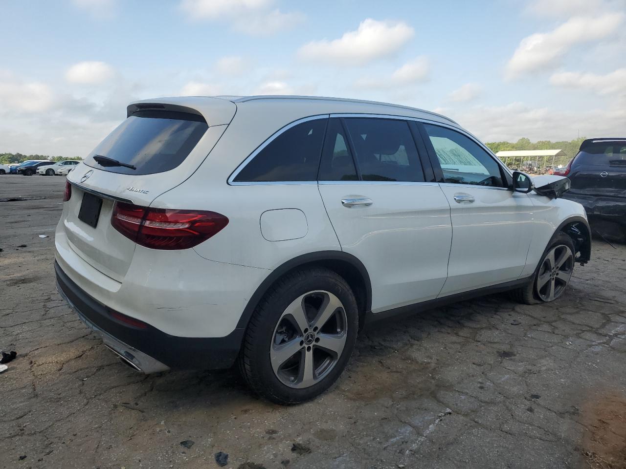 Photo 2 VIN: WDC0G4KB4JV046365 - MERCEDES-BENZ GLC 