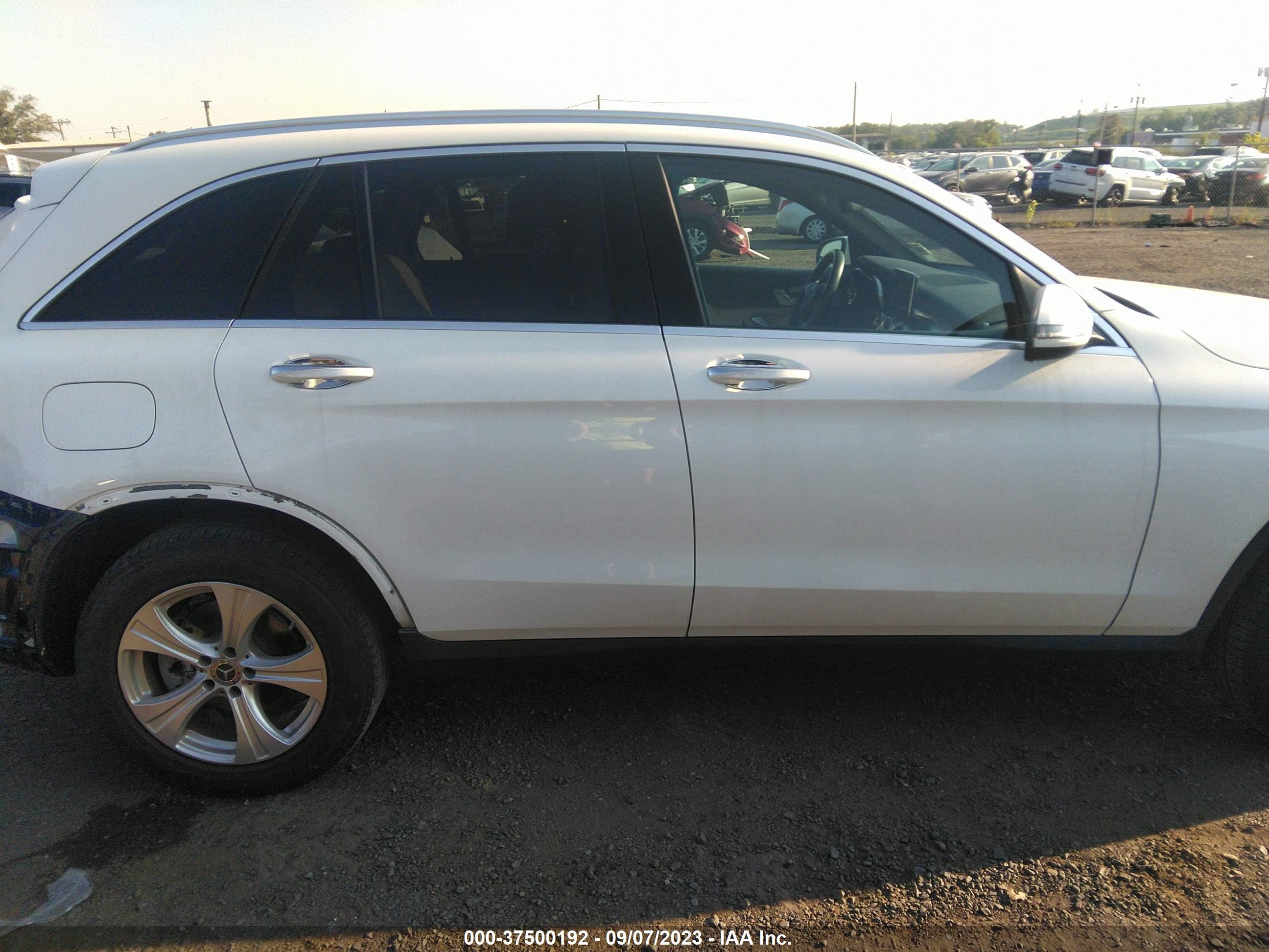 Photo 12 VIN: WDC0G4KB4JV095050 - MERCEDES-BENZ GLC 