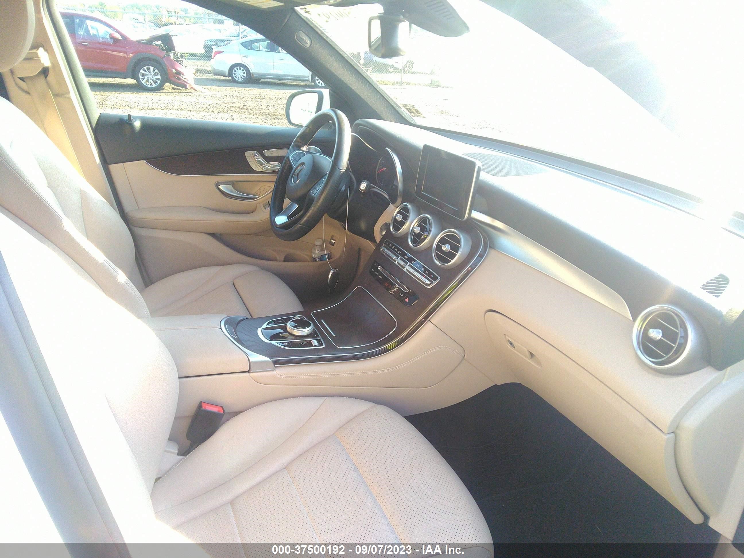 Photo 4 VIN: WDC0G4KB4JV095050 - MERCEDES-BENZ GLC 