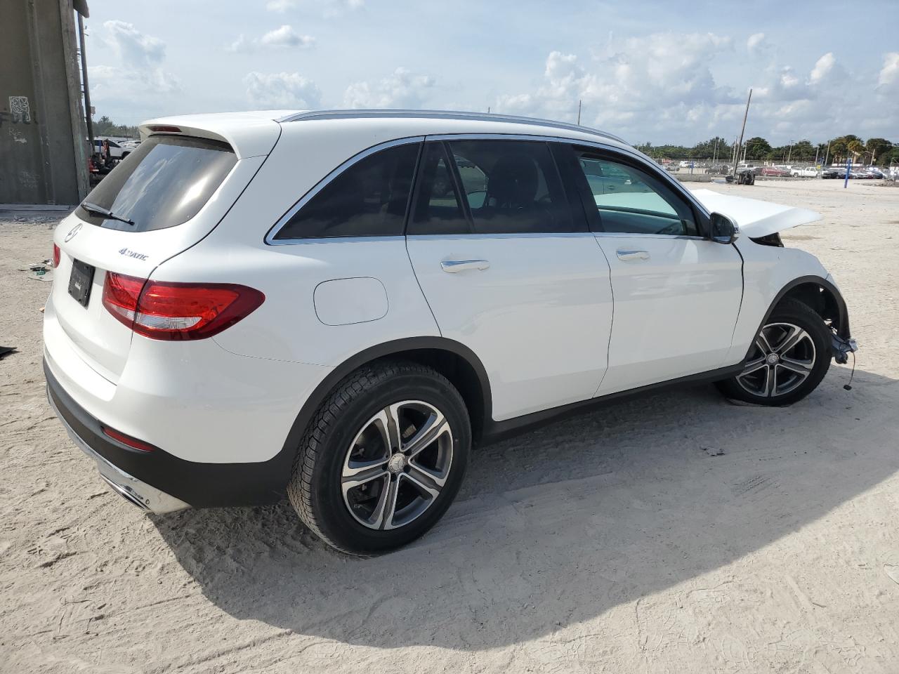 Photo 2 VIN: WDC0G4KB6GF095294 - MERCEDES-BENZ GLC 